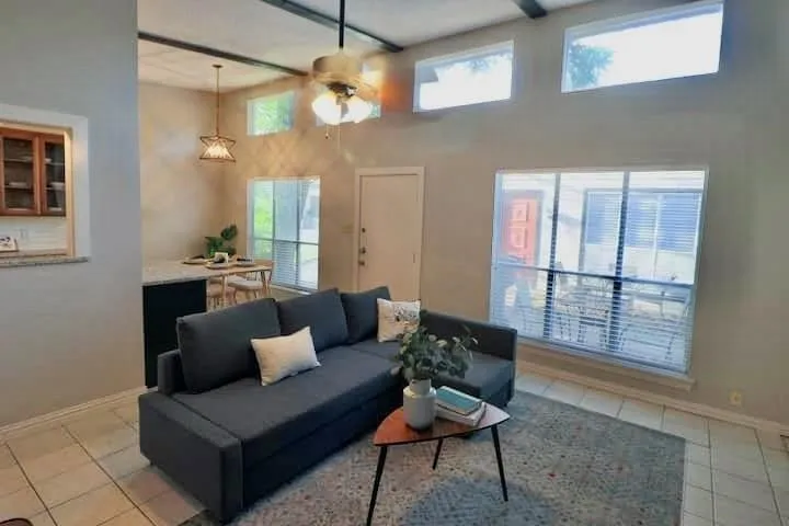 Duplex For Rent in Tarrant County , 2708 Mc Cart Avenue, Fort Worth, Texas 76110, 2 Bedroom, 2 Bathroom, Garage spaces, 1,045 Sqft, built in 1976, Preowned, mls#21060688, Real Estate Agent in Fort Worth, Homes For Rent in Tarrant county, Homes For Rent in Fort Worth, Realtor in Fort Worth Texas, Real Estate Brokerage Independent Realty Texas, Luminita Cordes Realtor
