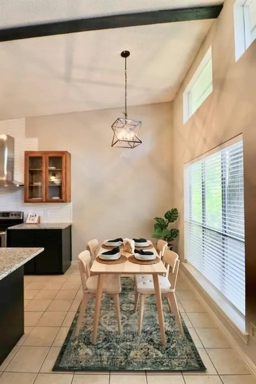 Duplex For Rent in Tarrant County , 2708 Mc Cart Avenue, Fort Worth, Texas 76110, 2 Bedroom, 2 Bathroom, Garage spaces, 1,045 Sqft, built in 1976, Preowned, mls#21060688, Real Estate Agent in Fort Worth, Homes For Rent in Tarrant county, Homes For Rent in Fort Worth, Realtor in Fort Worth Texas, Real Estate Brokerage Independent Realty Texas, Luminita Cordes Realtor