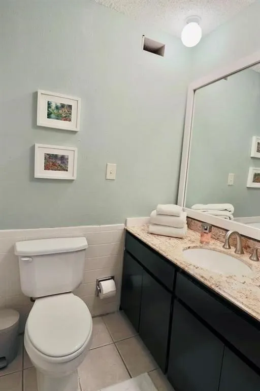 Duplex For Rent in Tarrant County , 2708 Mc Cart Avenue, Fort Worth, Texas 76110, 2 Bedroom, 2 Bathroom, Garage spaces, 1,045 Sqft, built in 1976, Preowned, mls#21060688, Real Estate Agent in Fort Worth, Homes For Rent in Tarrant county, Homes For Rent in Fort Worth, Realtor in Fort Worth Texas, Real Estate Brokerage Independent Realty Texas, Luminita Cordes Realtor