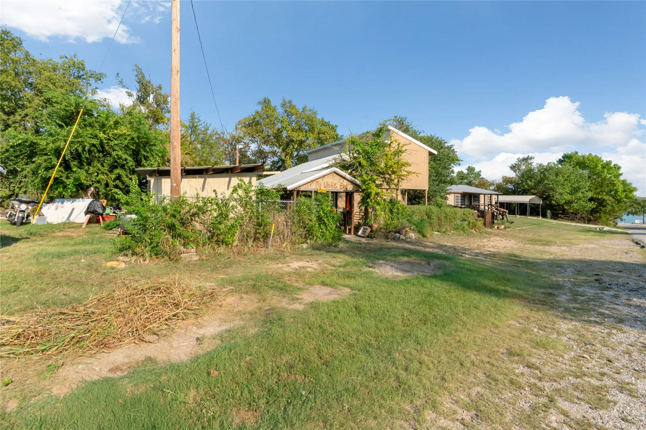 Single Family Residence For Sale in Cooke County , 591 Fm 1201 Spur, Gainesville, Texas 76240, 3 Bedroom, 2 Bathroom, Garage spaces, 1,650 Sqft, built in 2000, mls#21061216, Real Estate Agent in Gainesville, Homes For Sale in Cooke county, Homes For Sale in Gainesville, Realtor in Gainesville Texas, Real Estate Brokerage Independent Realty Texas, Luminita Cordes Realtor