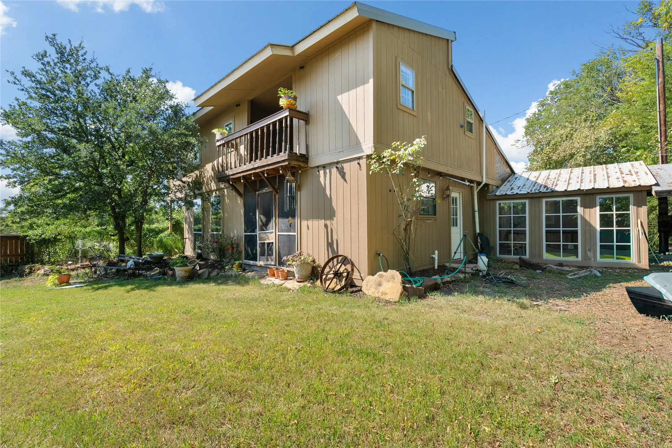 Single Family Residence For Sale in Cooke County , 591 Fm 1201 Spur, Gainesville, Texas 76240, 3 Bedroom, 2 Bathroom, Garage spaces, 1,650 Sqft, built in 2000, mls#21061216, Real Estate Agent in Gainesville, Homes For Sale in Cooke county, Homes For Sale in Gainesville, Realtor in Gainesville Texas, Real Estate Brokerage Independent Realty Texas, Luminita Cordes Realtor