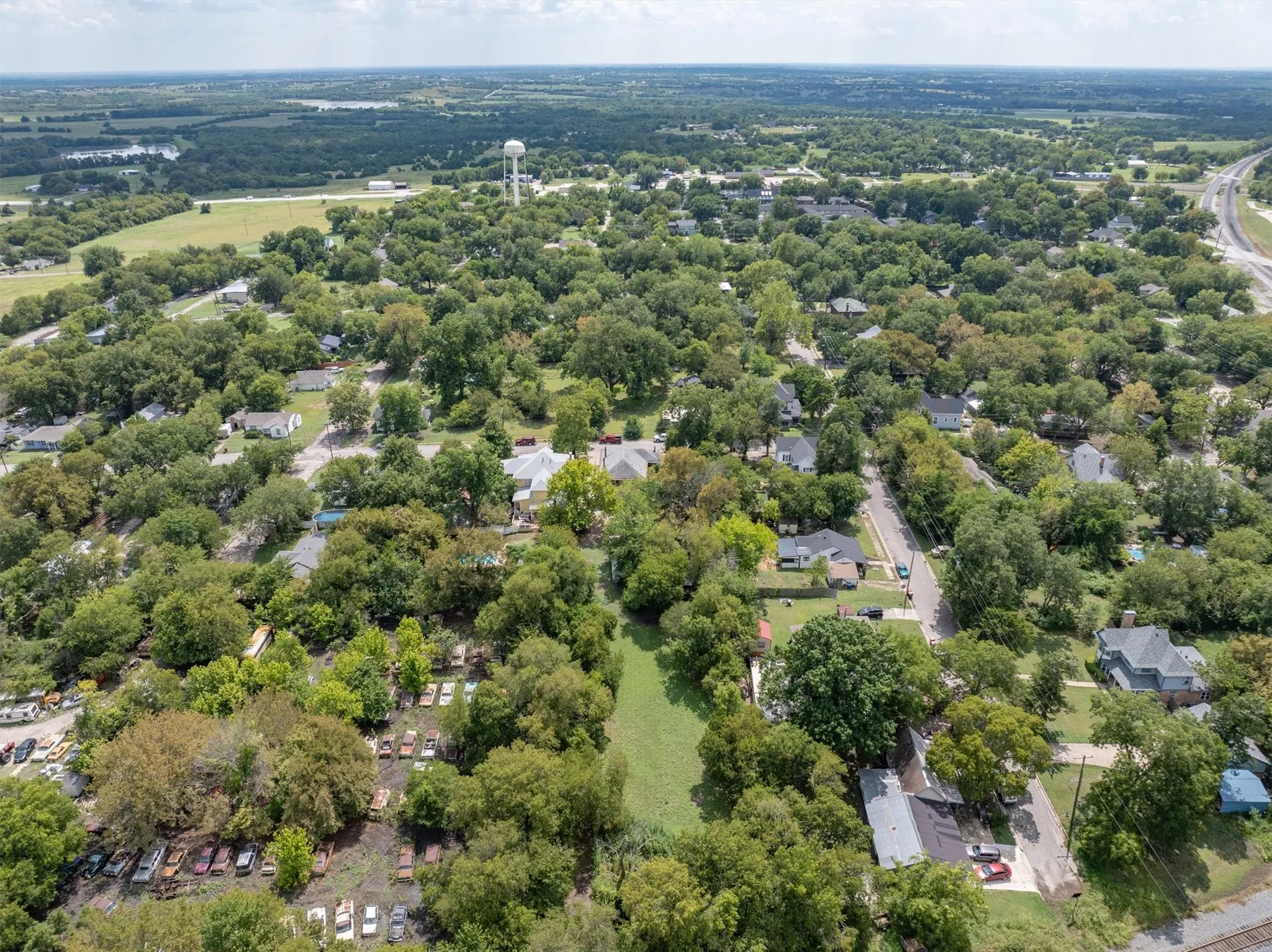 Single Family Residence For Sale in Collin County , 305 Hill Street, Farmersville, Texas 75442, 4 Bedroom, 2 Bathroom, Garage spaces, 3,240 Sqft, built in 1920, Preowned, mls#21024053, Real Estate Agent in Farmersville, Homes For Sale in Collin county, Homes For Sale in Farmersville, Realtor in Farmersville Texas, Real Estate Brokerage Independent Realty Texas, Luminita Cordes Realtor