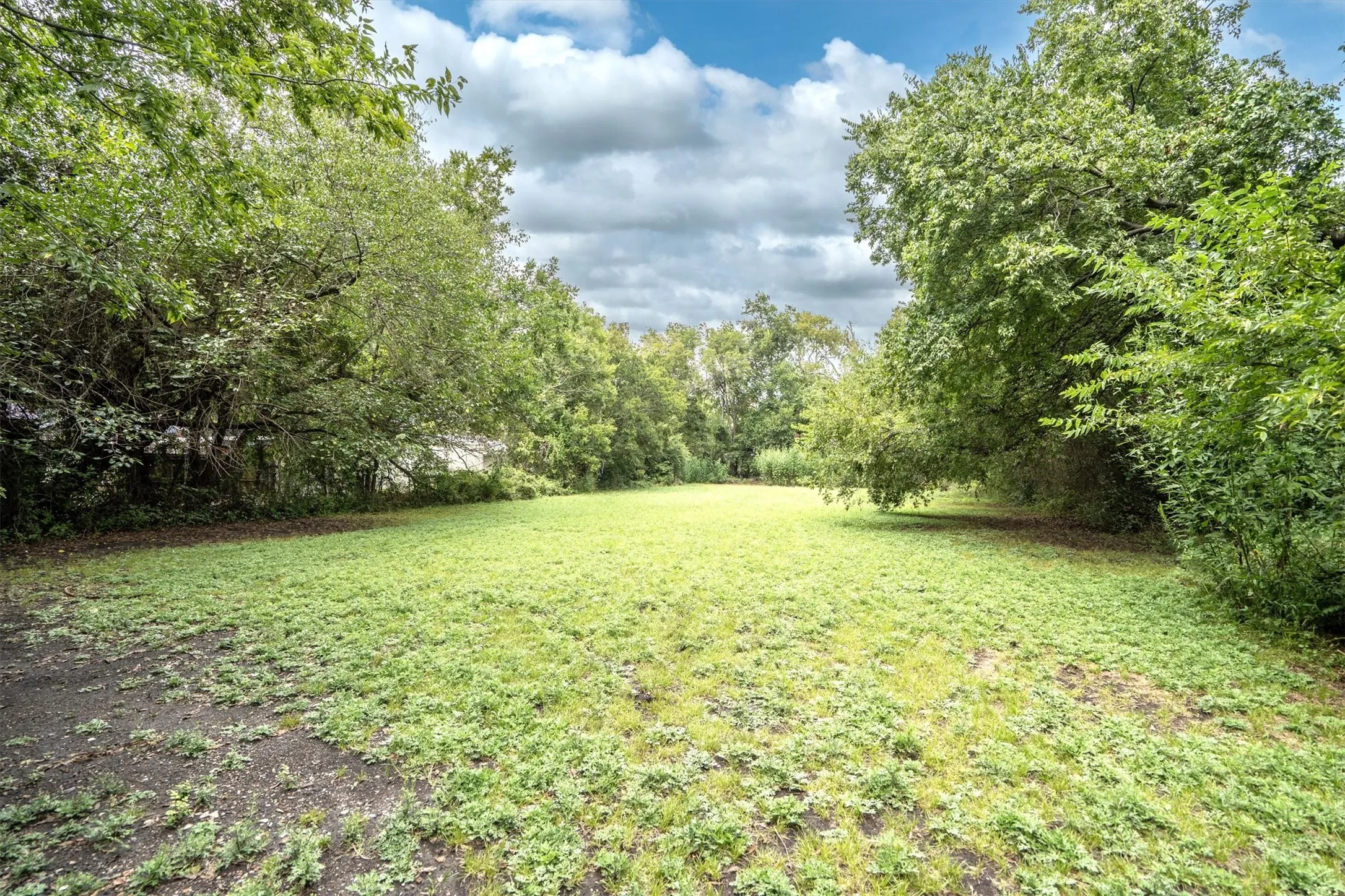 Single Family Residence For Sale in Collin County , 305 Hill Street, Farmersville, Texas 75442, 4 Bedroom, 2 Bathroom, Garage spaces, 3,240 Sqft, built in 1920, Preowned, mls#21024053, Real Estate Agent in Farmersville, Homes For Sale in Collin county, Homes For Sale in Farmersville, Realtor in Farmersville Texas, Real Estate Brokerage Independent Realty Texas, Luminita Cordes Realtor