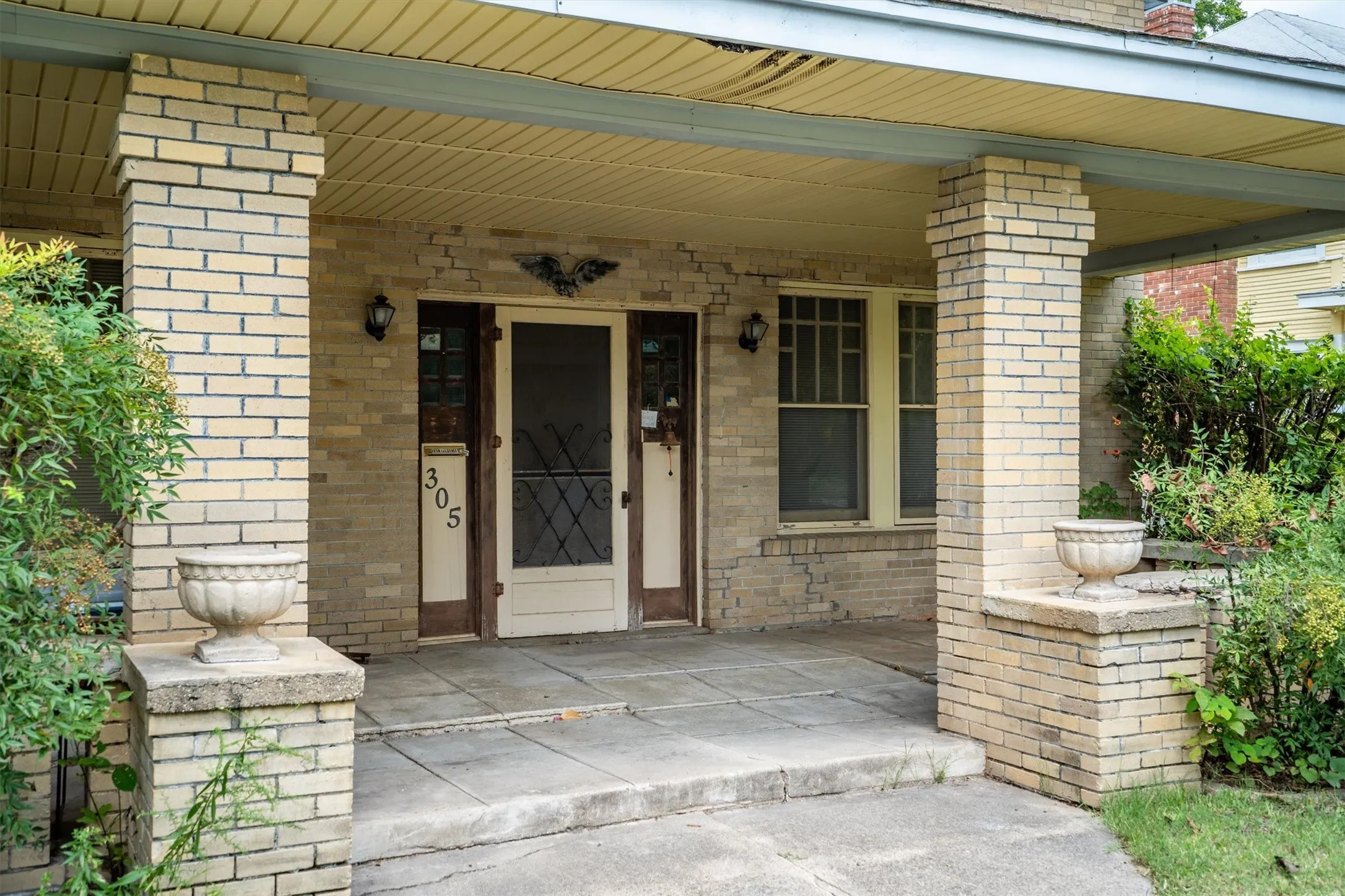 Single Family Residence For Sale in Collin County , 305 Hill Street, Farmersville, Texas 75442, 4 Bedroom, 2 Bathroom, Garage spaces, 3,240 Sqft, built in 1920, Preowned, mls#21024053, Real Estate Agent in Farmersville, Homes For Sale in Collin county, Homes For Sale in Farmersville, Realtor in Farmersville Texas, Real Estate Brokerage Independent Realty Texas, Luminita Cordes Realtor