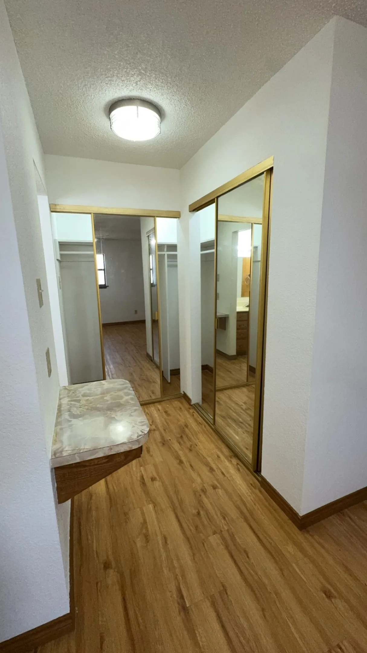 Single Family Residence For Sale in Grayson County , 40 Cumberland Circle, Denison, Texas 75021, 3 Bedroom, 3 Bathroom, 2 Garage spaces, 1,909 Sqft, built in 1985, Preowned, mls#21059924, Real Estate Agent in Denison, Homes For Sale in Grayson county, Homes For Sale in Denison, Realtor in Denison Texas, Real Estate Brokerage Independent Realty Texas, Luminita Cordes Realtor