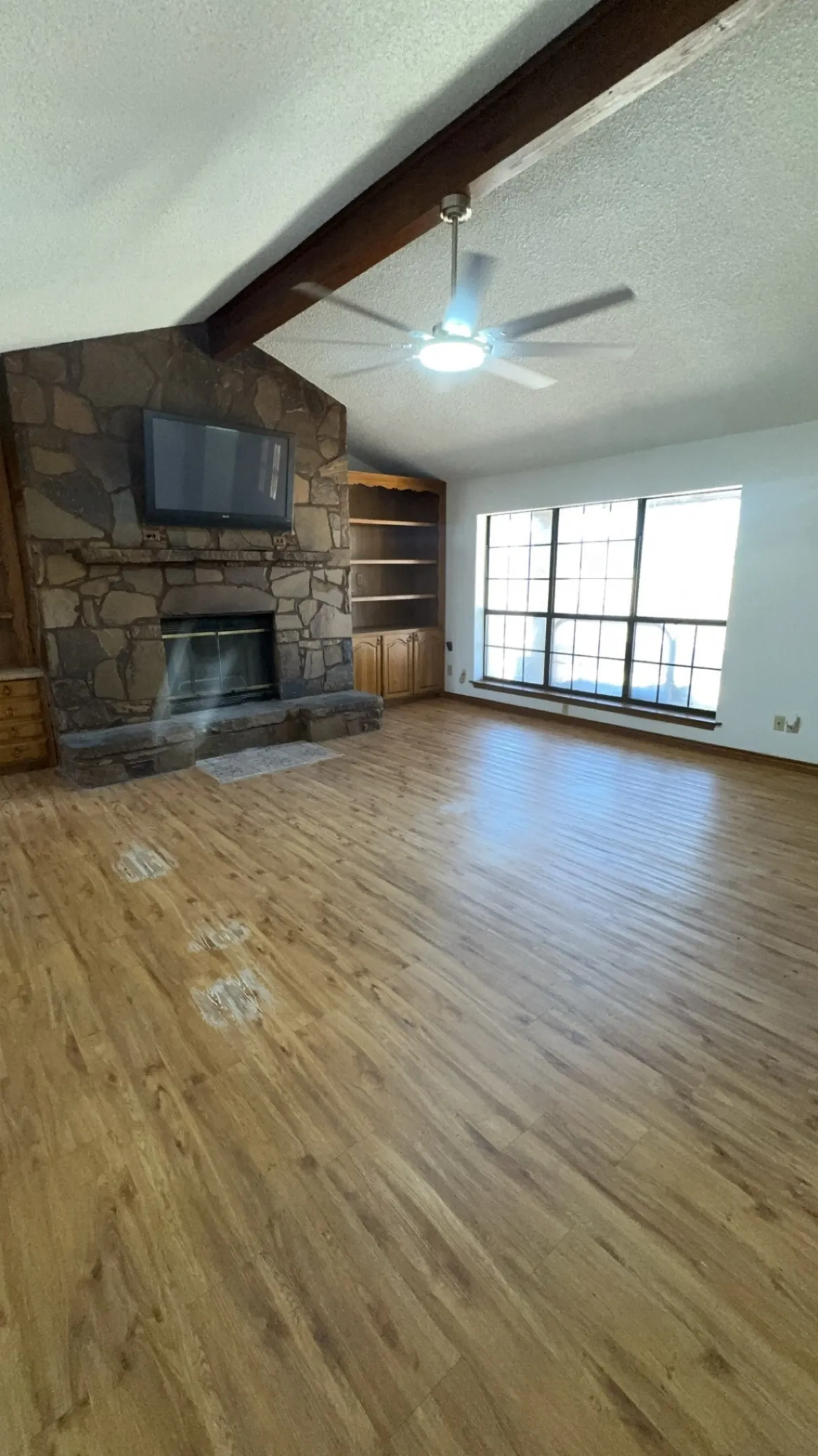 Single Family Residence For Sale in Grayson County , 40 Cumberland Circle, Denison, Texas 75021, 3 Bedroom, 3 Bathroom, 2 Garage spaces, 1,909 Sqft, built in 1985, Preowned, mls#21059924, Real Estate Agent in Denison, Homes For Sale in Grayson county, Homes For Sale in Denison, Realtor in Denison Texas, Real Estate Brokerage Independent Realty Texas, Luminita Cordes Realtor