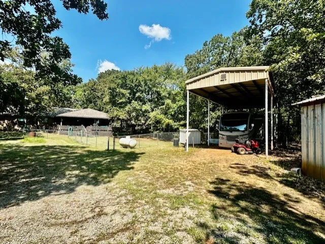 Single Family Residence For Sale in Grayson County , 40 Cumberland Circle, Denison, Texas 75021, 3 Bedroom, 3 Bathroom, 2 Garage spaces, 1,909 Sqft, built in 1985, Preowned, mls#21059924, Real Estate Agent in Denison, Homes For Sale in Grayson county, Homes For Sale in Denison, Realtor in Denison Texas, Real Estate Brokerage Independent Realty Texas, Luminita Cordes Realtor