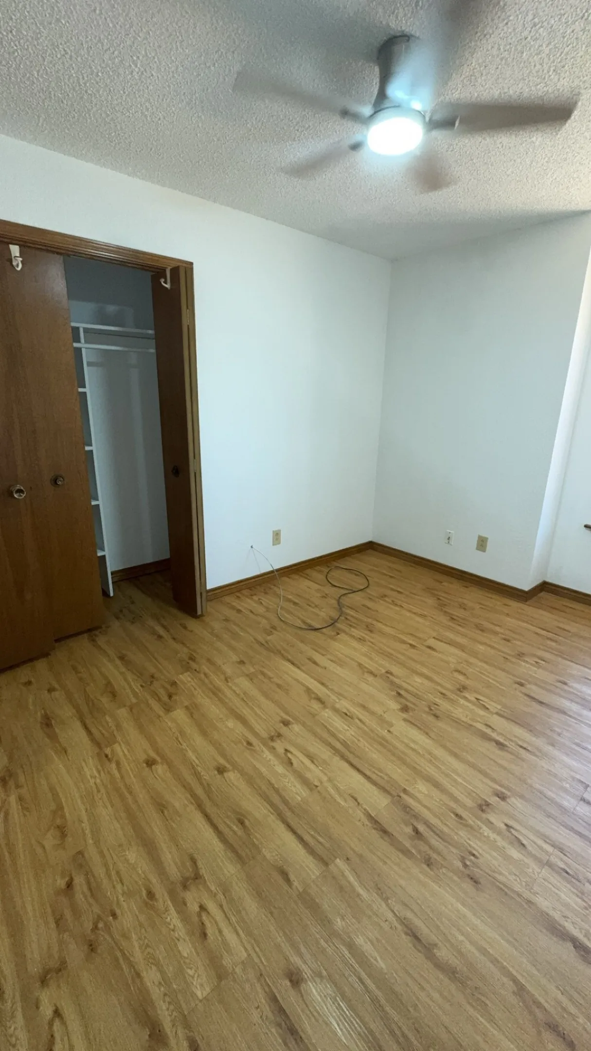 Single Family Residence For Sale in Grayson County , 40 Cumberland Circle, Denison, Texas 75021, 3 Bedroom, 3 Bathroom, 2 Garage spaces, 1,909 Sqft, built in 1985, Preowned, mls#21059924, Real Estate Agent in Denison, Homes For Sale in Grayson county, Homes For Sale in Denison, Realtor in Denison Texas, Real Estate Brokerage Independent Realty Texas, Luminita Cordes Realtor