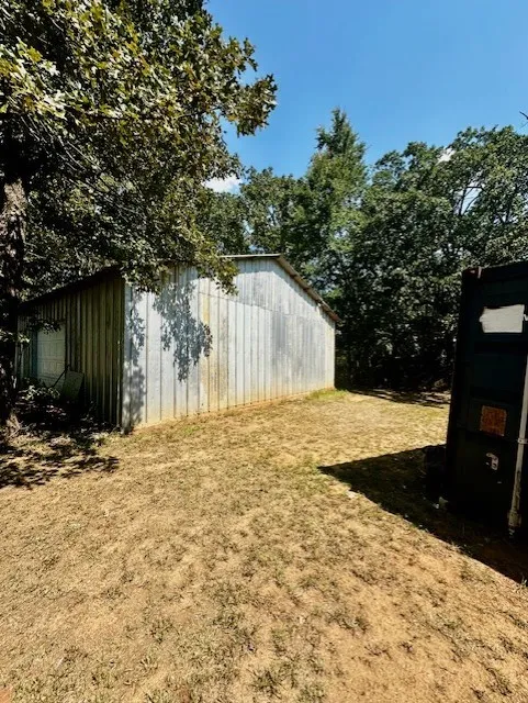 Single Family Residence For Sale in Grayson County , 40 Cumberland Circle, Denison, Texas 75021, 3 Bedroom, 3 Bathroom, 2 Garage spaces, 1,909 Sqft, built in 1985, Preowned, mls#21059924, Real Estate Agent in Denison, Homes For Sale in Grayson county, Homes For Sale in Denison, Realtor in Denison Texas, Real Estate Brokerage Independent Realty Texas, Luminita Cordes Realtor