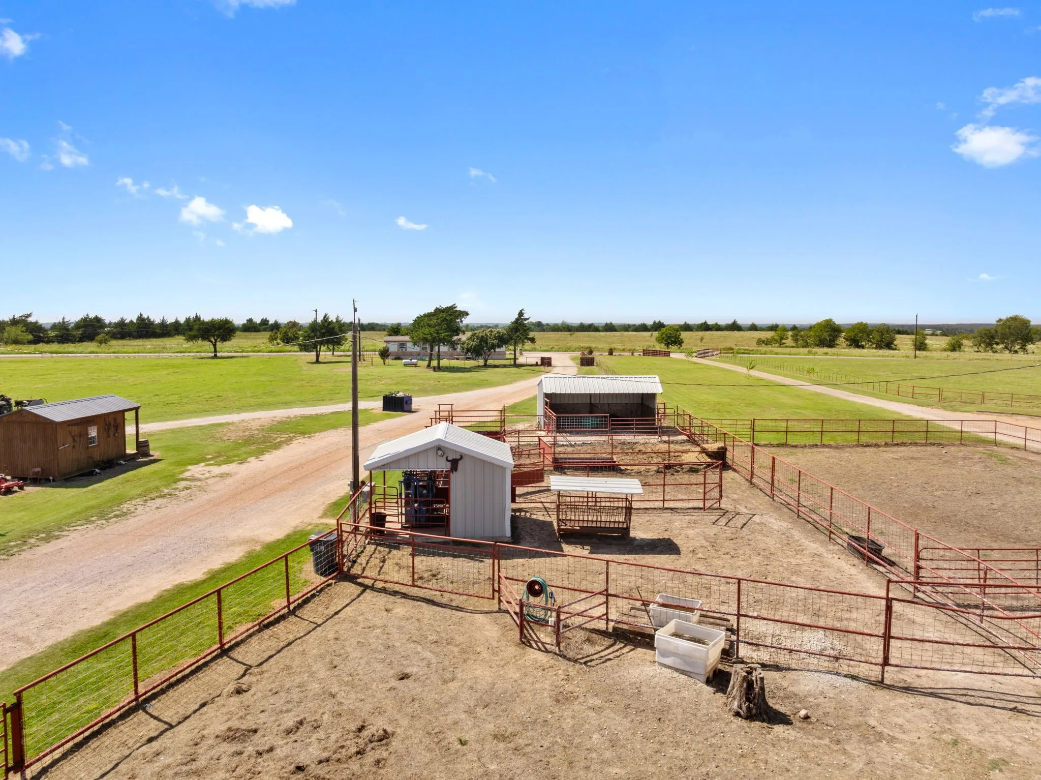 Farm For Sale in Cooke County , 204 Cr 107, Whitesboro, Texas 76273, 2 Bedroom, 2 Bathroom, Garage spaces, 1,176 Sqft, built in 2009, mls#21060936, Real Estate Agent in Whitesboro, Homes For Sale in Cooke county, Homes For Sale in Whitesboro, Realtor in Whitesboro Texas, Real Estate Brokerage Independent Realty Texas, Luminita Cordes Realtor