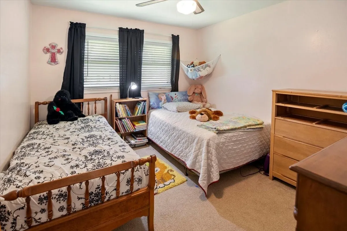 Single Family Residence For Sale in Mc Culloch County , 604 W 15th Street, Brady, Texas 76825, 4 Bedroom, 3 Bathroom, Garage spaces, 2,156 Sqft, built in 1960, Preowned, mls#21050813, Real Estate Agent in Brady, Homes For Sale in Mc Culloch county, Homes For Sale in Brady, Realtor in Brady Texas, Real Estate Brokerage Independent Realty Texas, Luminita Cordes Realtor