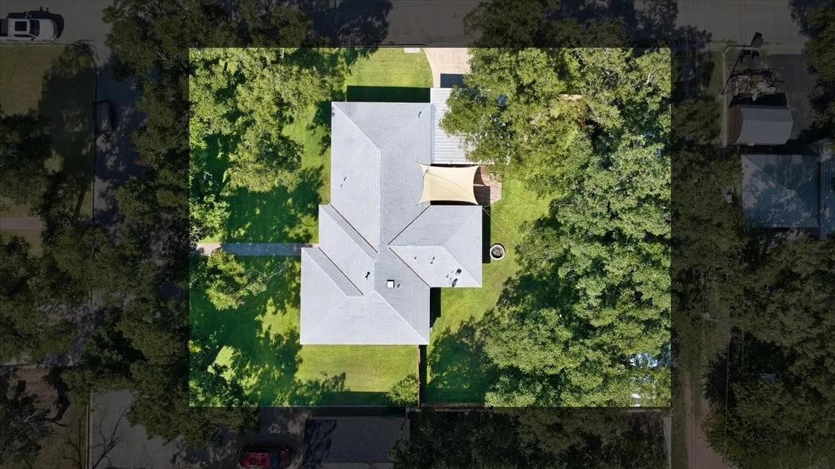 Single Family Residence For Sale in Mc Culloch County , 604 W 15th Street, Brady, Texas 76825, 4 Bedroom, 3 Bathroom, Garage spaces, 2,156 Sqft, built in 1960, Preowned, mls#21050813, Real Estate Agent in Brady, Homes For Sale in Mc Culloch county, Homes For Sale in Brady, Realtor in Brady Texas, Real Estate Brokerage Independent Realty Texas, Luminita Cordes Realtor