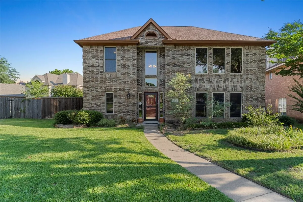 Single Family Residence For Rent in Collin County , 6752 Macintosh Drive, Plano, Texas 75023, 4 Bedroom, 3 Bathroom, 2 Garage spaces, 3,099 Sqft, built in 1989, Preowned, mls#21061412, Real Estate Agent in Plano, Homes For Rent in Collin county, Homes For Rent in Plano, Realtor in Plano Texas, Real Estate Brokerage Independent Realty Texas, Luminita Cordes Realtor