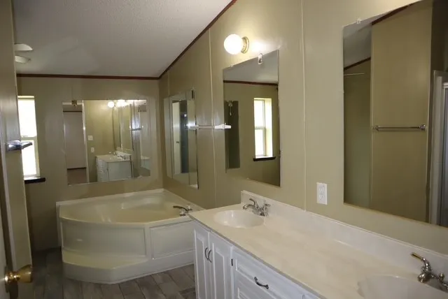 Single Family Residence For Sale in Fannin County , 2306 County Road 4145, Bonham, Texas 75418, 4 Bedroom, 3 Bathroom, Garage spaces, 1,792 Sqft, built in 2001, mls#21062525, Real Estate Agent in Bonham, Homes For Sale in Fannin county, Homes For Sale in Bonham, Realtor in Bonham Texas, Real Estate Brokerage Independent Realty Texas, Luminita Cordes Realtor
