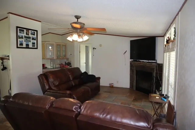 Single Family Residence For Sale in Fannin County , 2306 County Road 4145, Bonham, Texas 75418, 4 Bedroom, 3 Bathroom, Garage spaces, 1,792 Sqft, built in 2001, mls#21062525, Real Estate Agent in Bonham, Homes For Sale in Fannin county, Homes For Sale in Bonham, Realtor in Bonham Texas, Real Estate Brokerage Independent Realty Texas, Luminita Cordes Realtor