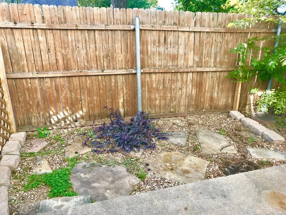 212 Austin- Patio