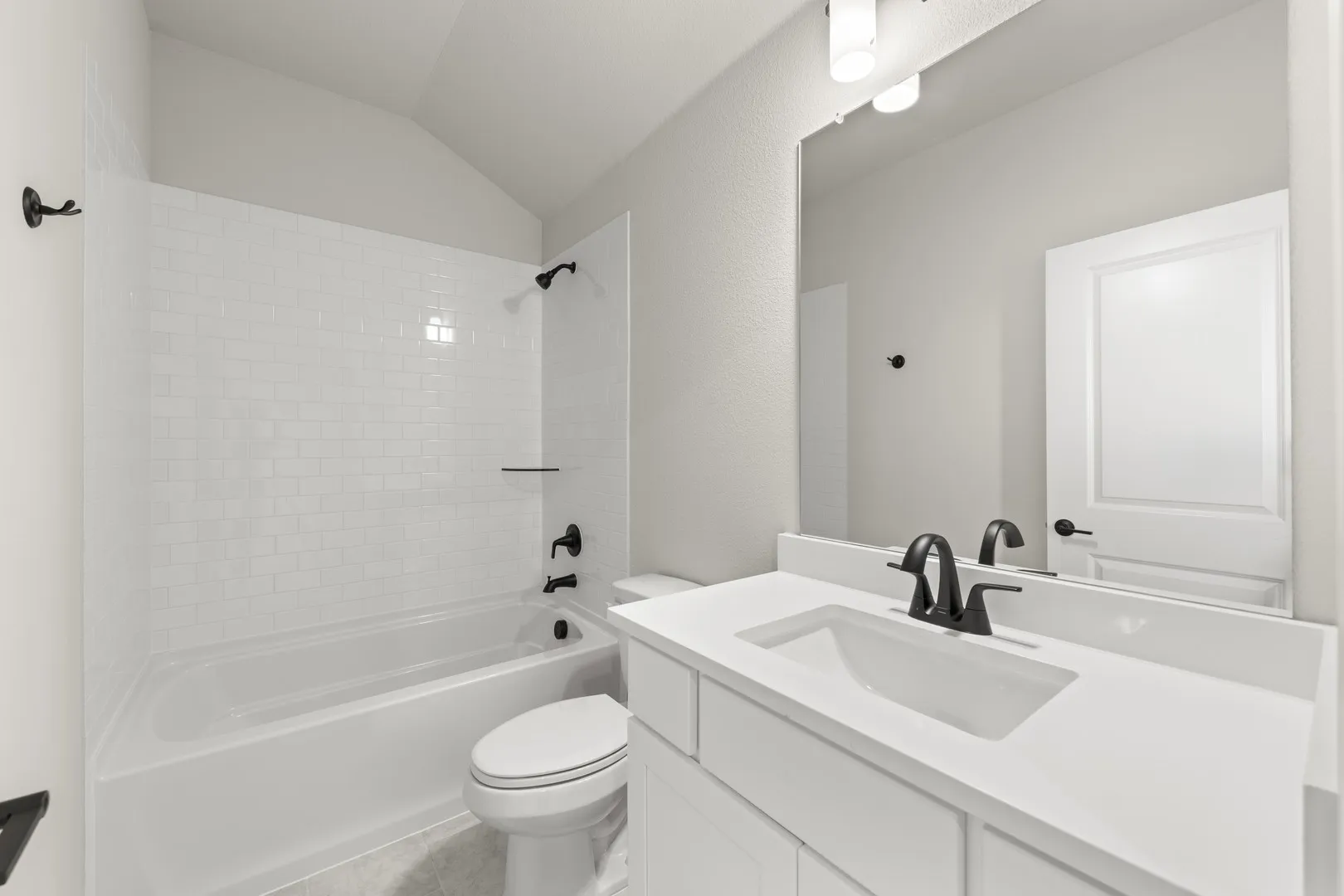 22. 1433 Kirkdale - 3RD Bath