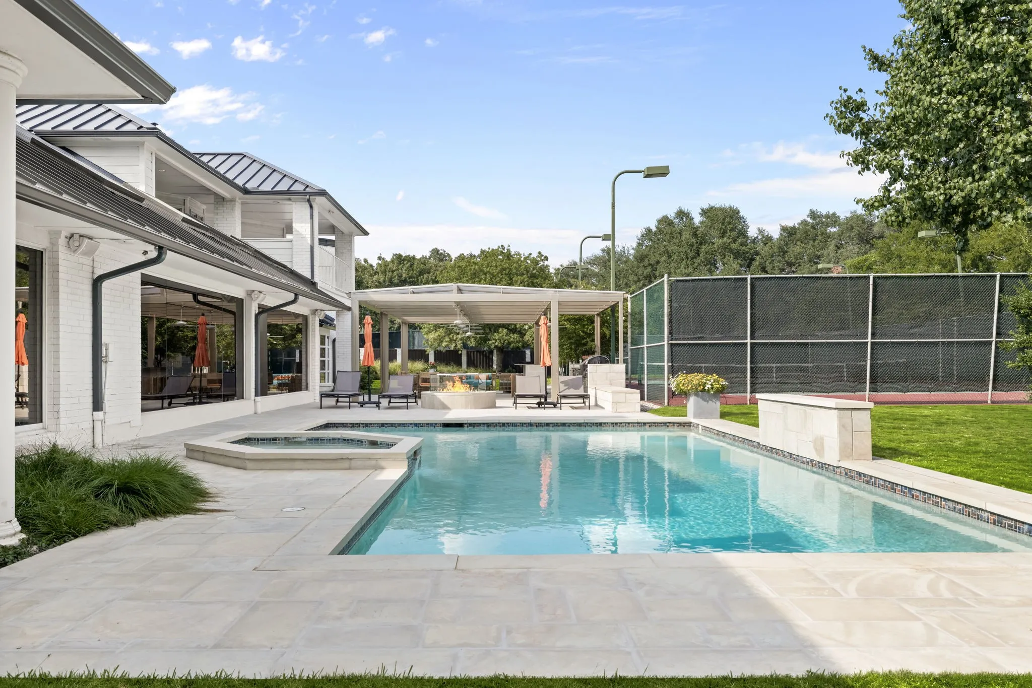 Single Family Residence For Sale in Dallas County , 6018 Rose Grove Court, Dallas, Texas 75248, 5 Bedroom, 7 Bathroom, 3 Garage spaces, 6,494 Sqft, built in 1988, Preowned, mls#21062283, Real Estate Agent in Dallas, Homes For Sale in Dallas county, Homes For Sale in Dallas, Realtor in Dallas Texas, Real Estate Brokerage Independent Realty Texas, Luminita Cordes Realtor