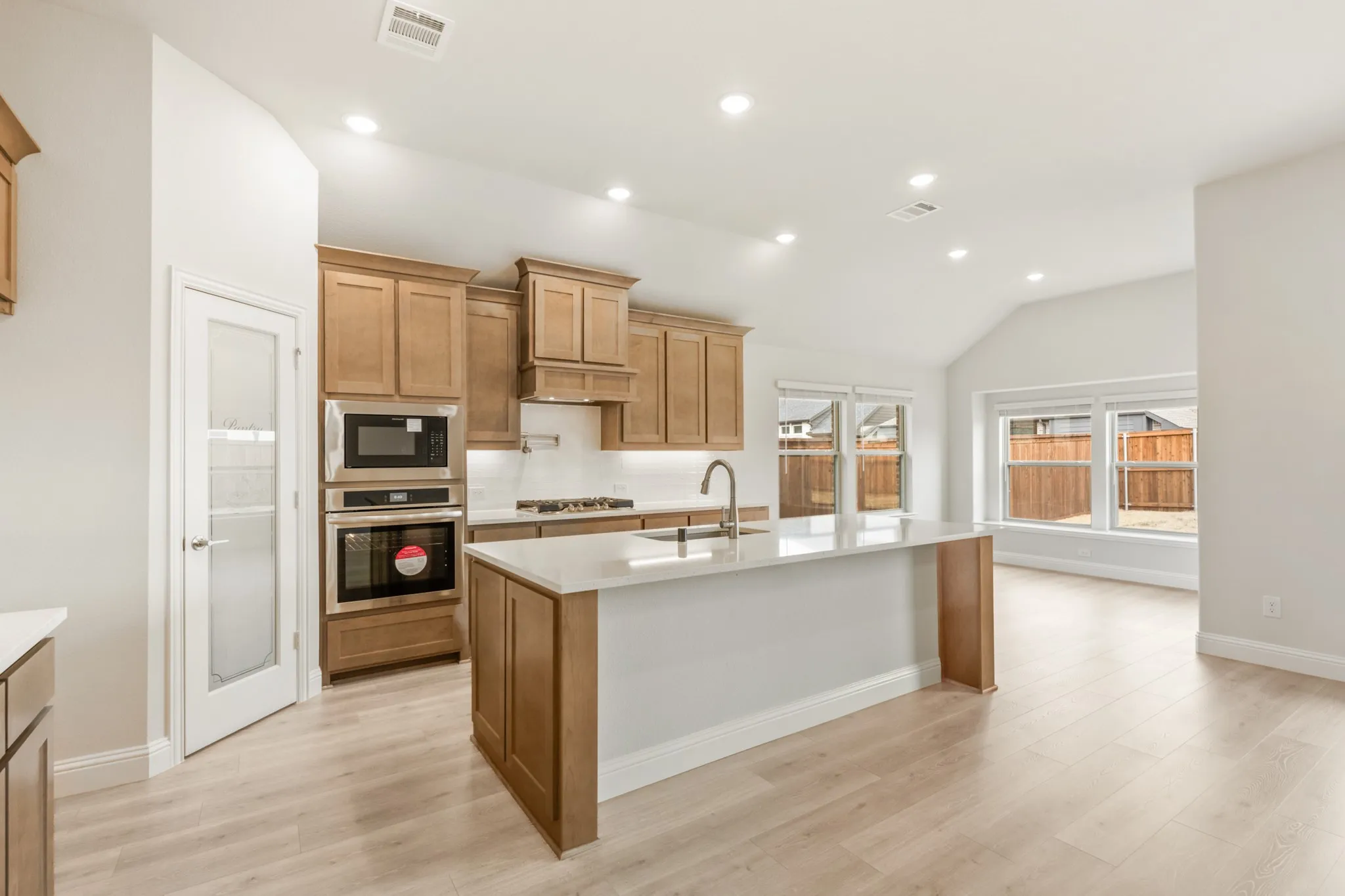 Single Family Residence For Sale in Rockwall County , 1025 Bearing Street, Royse City, Texas 75189, 3 Bedroom, 3 Bathroom, 2 Garage spaces, 2,102 Sqft, built in 2025, New Construction - Complete, mls#21063152, Real Estate Agent in Royse City, Homes For Sale in Rockwall county, Homes For Sale in Royse City, Realtor in Royse City Texas, Real Estate Brokerage Independent Realty Texas, Luminita Cordes Realtor