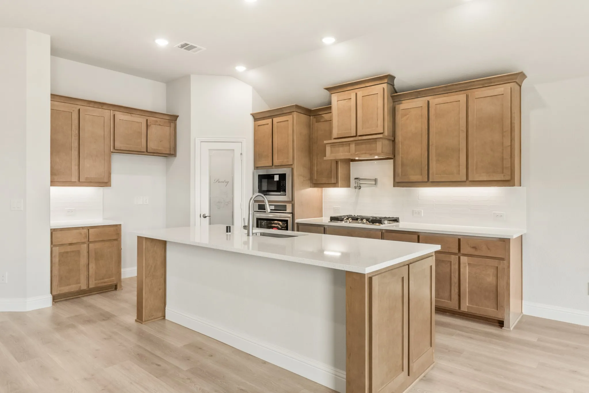 Single Family Residence For Sale in Rockwall County , 1025 Bearing Street, Royse City, Texas 75189, 3 Bedroom, 3 Bathroom, 2 Garage spaces, 2,102 Sqft, built in 2025, New Construction - Complete, mls#21063152, Real Estate Agent in Royse City, Homes For Sale in Rockwall county, Homes For Sale in Royse City, Realtor in Royse City Texas, Real Estate Brokerage Independent Realty Texas, Luminita Cordes Realtor