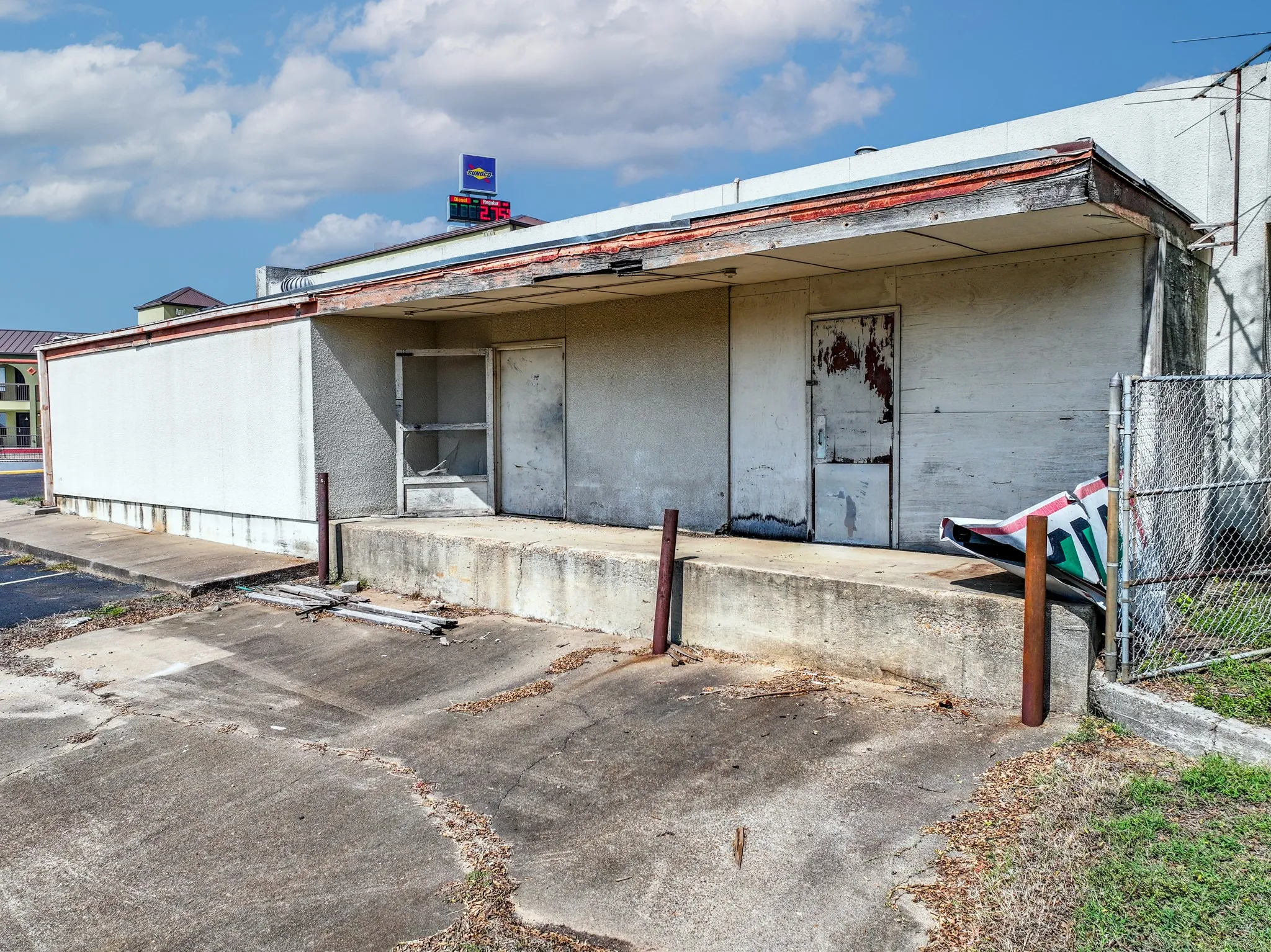 Retail For Sale in Titus County , 108 E Burton Road, Mt Pleasant, Texas 75455, 0, 0, Garage spaces, 0 Sqft, built in 1975, Preowned, mls#21062802, Real Estate Agent in Mt Pleasant, Homes For Sale in Titus county, Homes For Sale in Mt Pleasant, Realtor in Mt Pleasant Texas, Real Estate Brokerage Independent Realty Texas, Luminita Cordes Realtor
