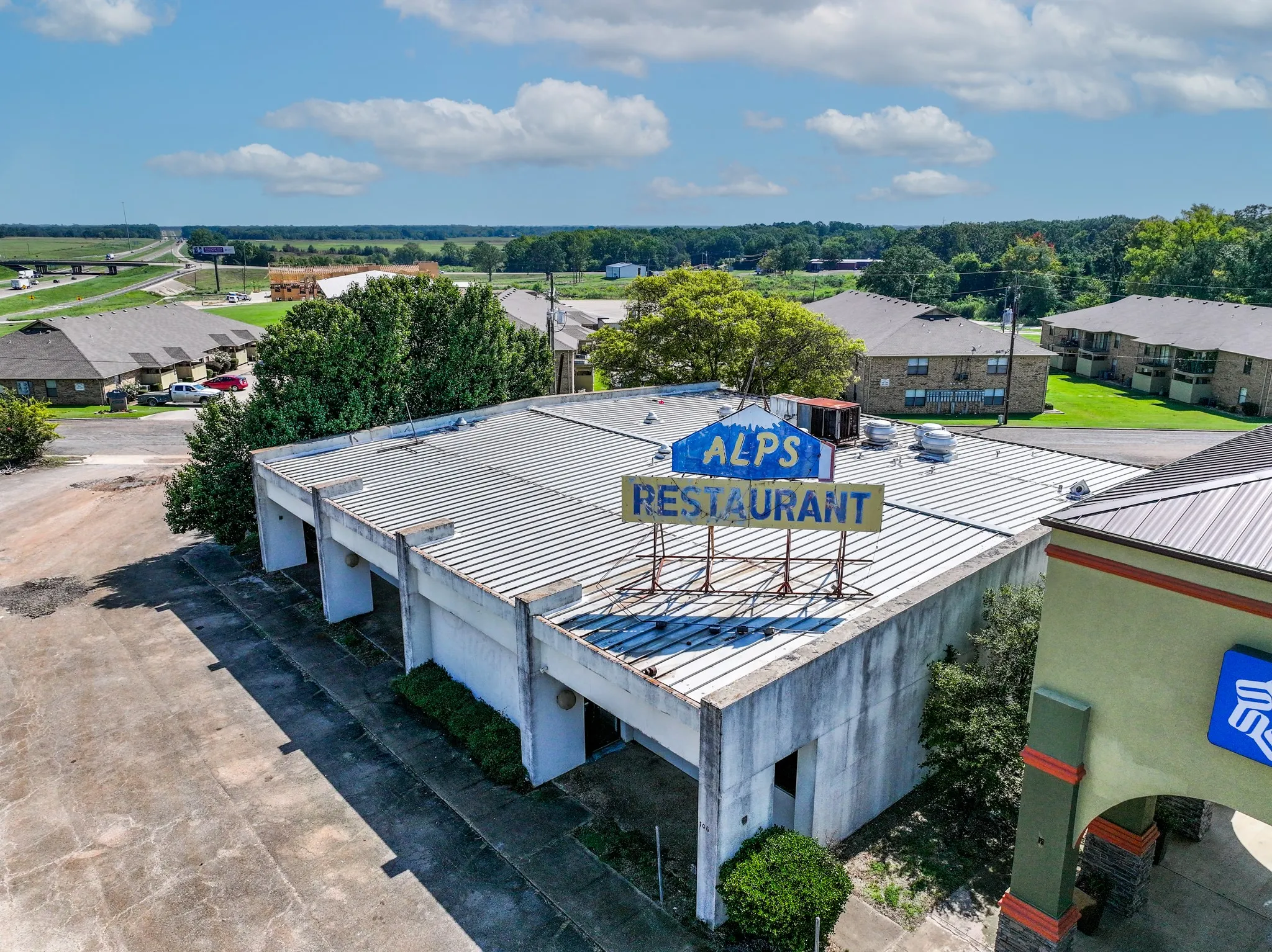 Retail For Sale in Titus County , 108 E Burton Road, Mt Pleasant, Texas 75455, 0, 0, Garage spaces, 0 Sqft, built in 1975, Preowned, mls#21062802, Real Estate Agent in Mt Pleasant, Homes For Sale in Titus county, Homes For Sale in Mt Pleasant, Realtor in Mt Pleasant Texas, Real Estate Brokerage Independent Realty Texas, Luminita Cordes Realtor