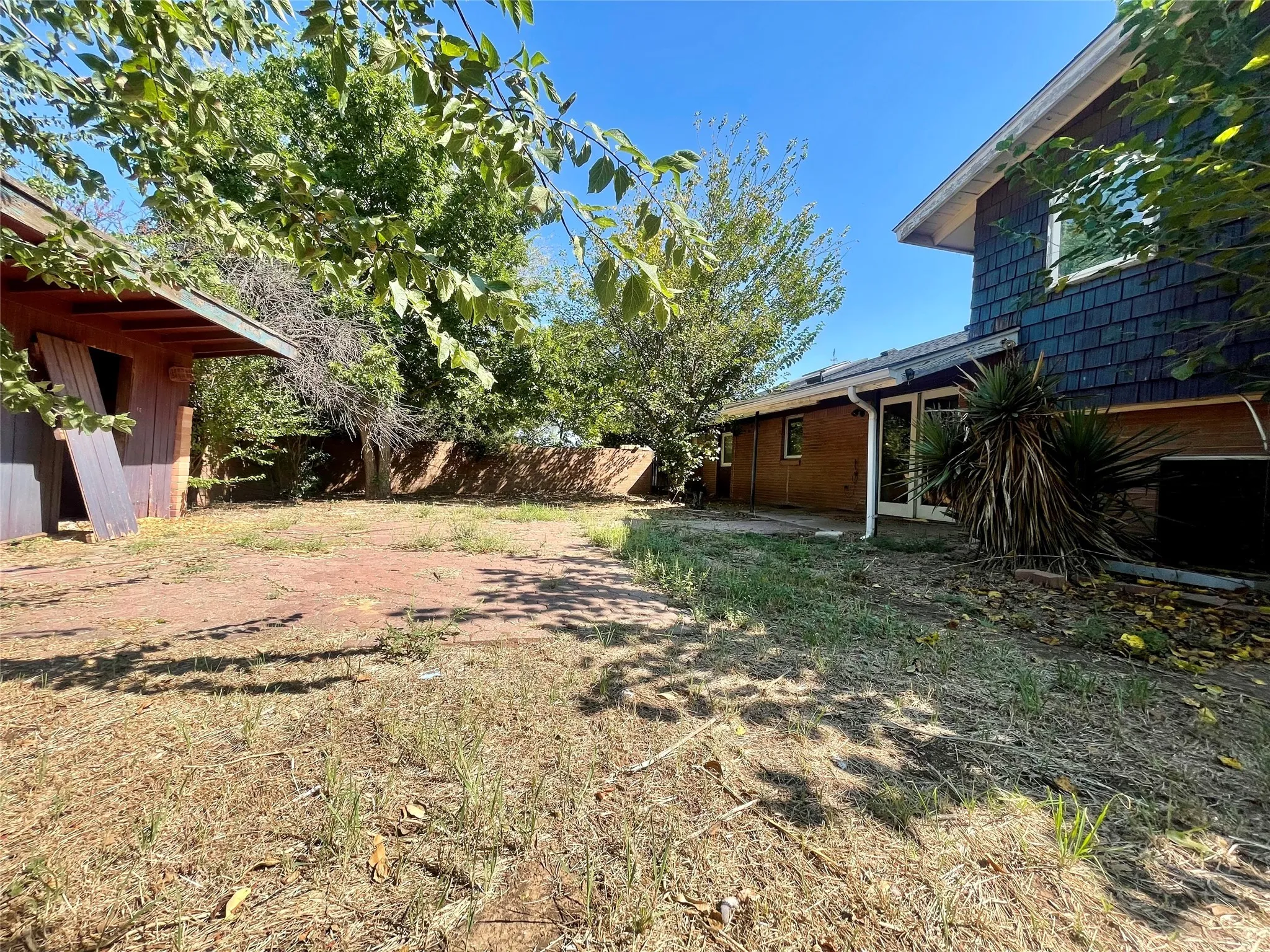 Single Family Residence For Sale in Hardeman County , 500 Green Street, Quanah, Texas 79252, 3 Bedroom, 1 Bathroom, 2 Garage spaces, 2,224 Sqft, built in 1977, mls#21063586, Real Estate Agent in Quanah, Homes For Sale in Hardeman county, Homes For Sale in Quanah, Realtor in Quanah Texas, Real Estate Brokerage Independent Realty Texas, Luminita Cordes Realtor