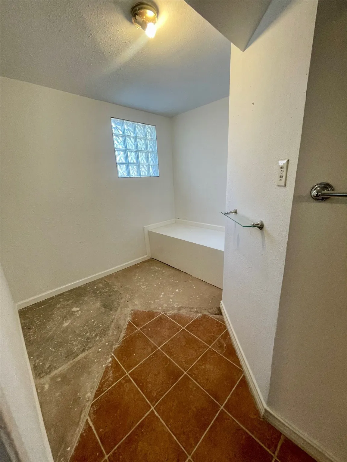 Single Family Residence For Sale in Hardeman County , 500 Green Street, Quanah, Texas 79252, 3 Bedroom, 1 Bathroom, 2 Garage spaces, 2,224 Sqft, built in 1977, mls#21063586, Real Estate Agent in Quanah, Homes For Sale in Hardeman county, Homes For Sale in Quanah, Realtor in Quanah Texas, Real Estate Brokerage Independent Realty Texas, Luminita Cordes Realtor