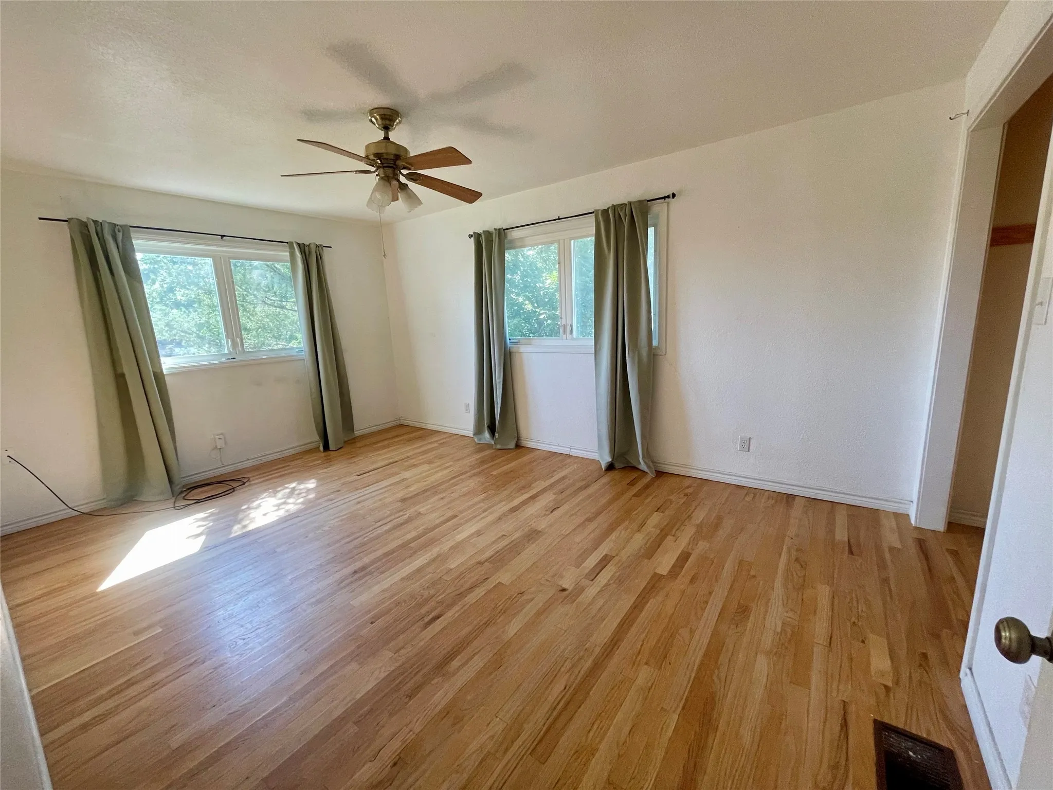 Single Family Residence For Sale in Hardeman County , 500 Green Street, Quanah, Texas 79252, 3 Bedroom, 1 Bathroom, 2 Garage spaces, 2,224 Sqft, built in 1977, mls#21063586, Real Estate Agent in Quanah, Homes For Sale in Hardeman county, Homes For Sale in Quanah, Realtor in Quanah Texas, Real Estate Brokerage Independent Realty Texas, Luminita Cordes Realtor