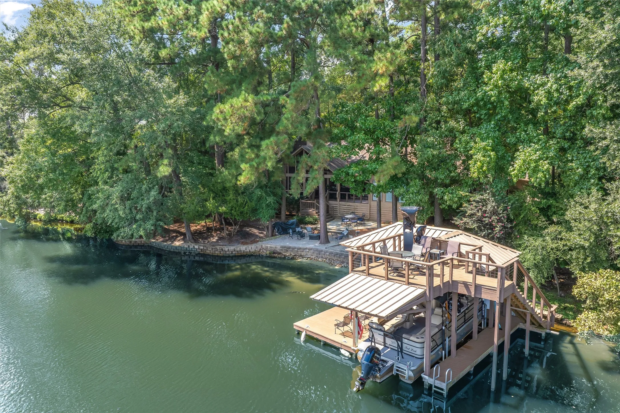 Single Family Residence For Sale in Wood County , 148 Pinewood Cove, Holly Lake Ranch, Texas 75765, 4 Bedroom, 4 Bathroom, 2 Garage spaces, 2,775 Sqft, built in 1993, mls#21063761, Real Estate Agent in Holly Lake Ranch, Homes For Sale in Wood county, Homes For Sale in Holly Lake Ranch, Realtor in Holly Lake Ranch Texas, Real Estate Brokerage Independent Realty Texas, Luminita Cordes Realtor