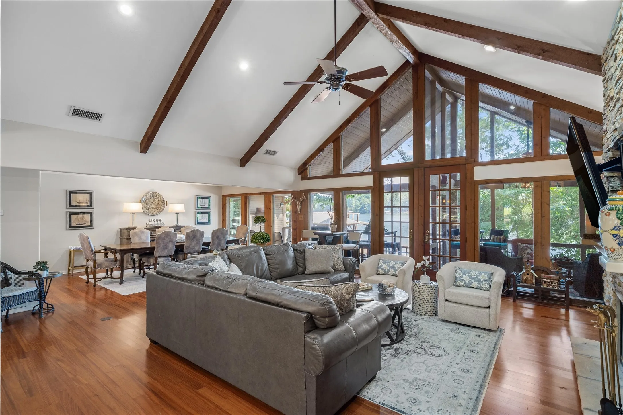 Single Family Residence For Sale in Wood County , 148 Pinewood Cove, Holly Lake Ranch, Texas 75765, 4 Bedroom, 4 Bathroom, 2 Garage spaces, 2,775 Sqft, built in 1993, mls#21063761, Real Estate Agent in Holly Lake Ranch, Homes For Sale in Wood county, Homes For Sale in Holly Lake Ranch, Realtor in Holly Lake Ranch Texas, Real Estate Brokerage Independent Realty Texas, Luminita Cordes Realtor