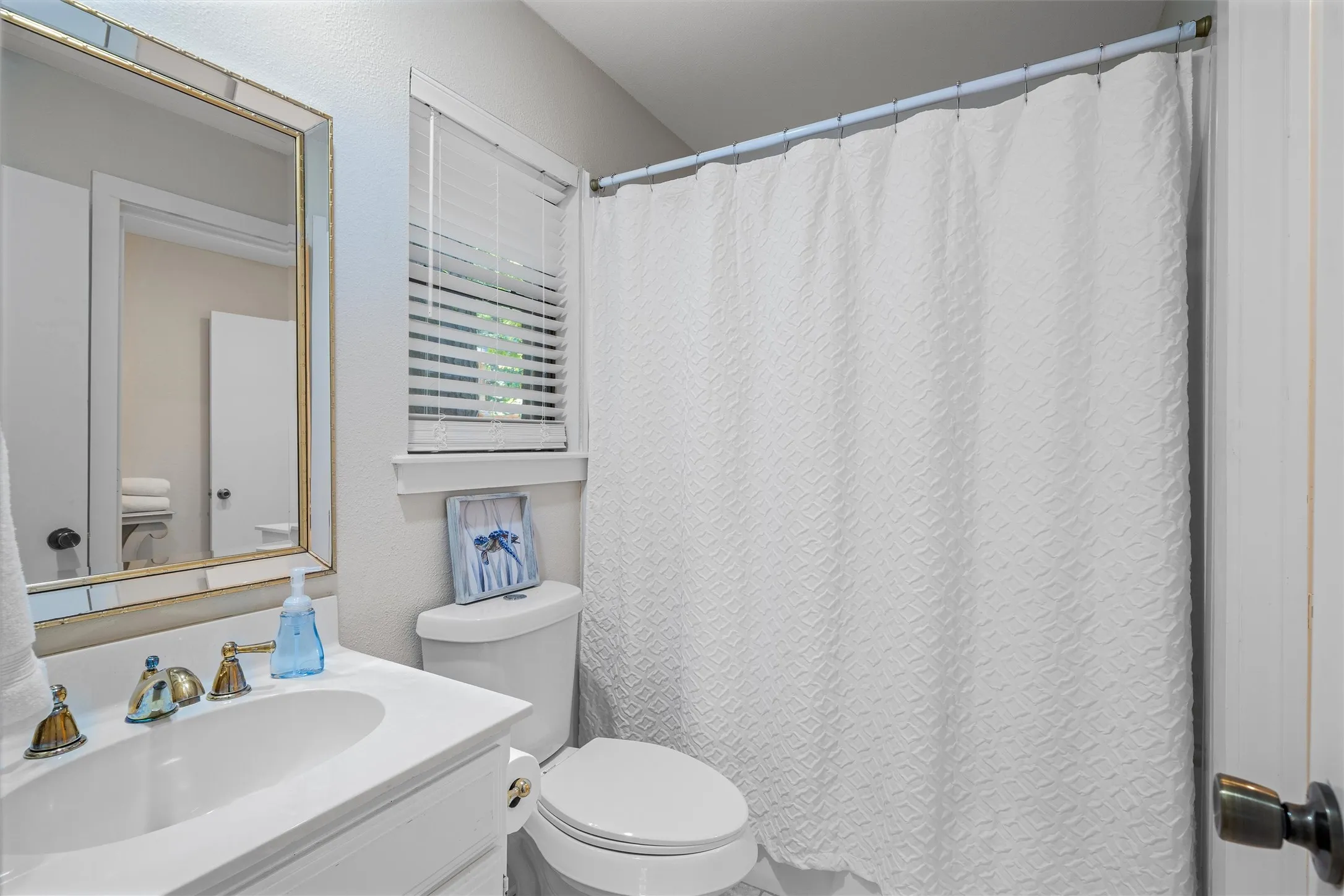 Single Family Residence For Sale in Wood County , 148 Pinewood Cove, Holly Lake Ranch, Texas 75765, 4 Bedroom, 4 Bathroom, 2 Garage spaces, 2,775 Sqft, built in 1993, mls#21063761, Real Estate Agent in Holly Lake Ranch, Homes For Sale in Wood county, Homes For Sale in Holly Lake Ranch, Realtor in Holly Lake Ranch Texas, Real Estate Brokerage Independent Realty Texas, Luminita Cordes Realtor