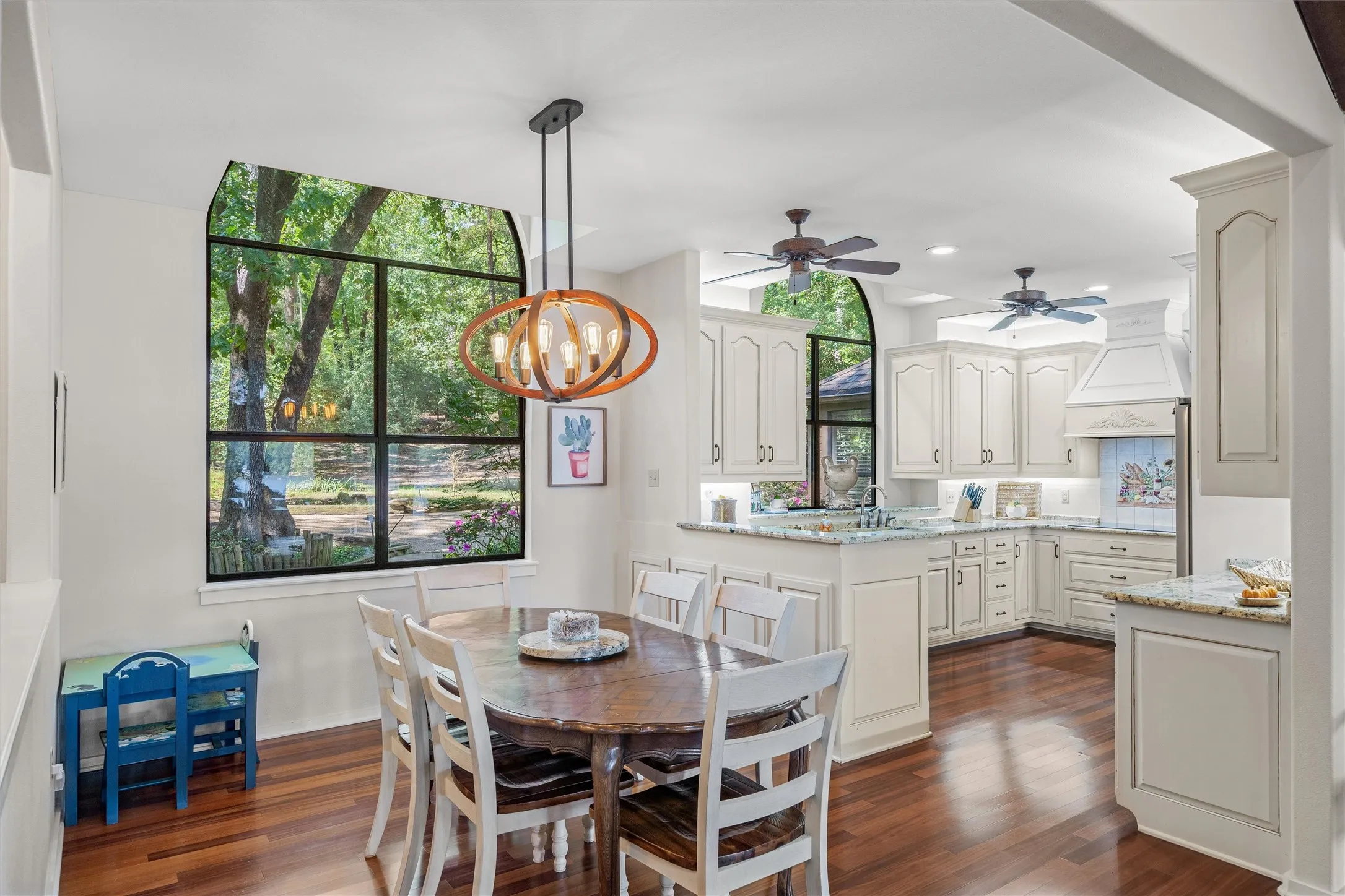 Single Family Residence For Sale in Wood County , 148 Pinewood Cove, Holly Lake Ranch, Texas 75765, 4 Bedroom, 4 Bathroom, 2 Garage spaces, 2,775 Sqft, built in 1993, mls#21063761, Real Estate Agent in Holly Lake Ranch, Homes For Sale in Wood county, Homes For Sale in Holly Lake Ranch, Realtor in Holly Lake Ranch Texas, Real Estate Brokerage Independent Realty Texas, Luminita Cordes Realtor