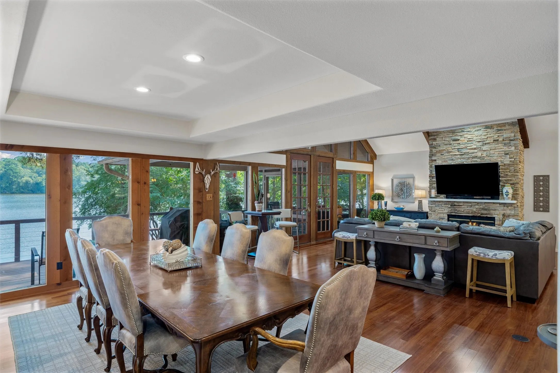 Single Family Residence For Sale in Wood County , 148 Pinewood Cove, Holly Lake Ranch, Texas 75765, 4 Bedroom, 4 Bathroom, 2 Garage spaces, 2,775 Sqft, built in 1993, mls#21063761, Real Estate Agent in Holly Lake Ranch, Homes For Sale in Wood county, Homes For Sale in Holly Lake Ranch, Realtor in Holly Lake Ranch Texas, Real Estate Brokerage Independent Realty Texas, Luminita Cordes Realtor