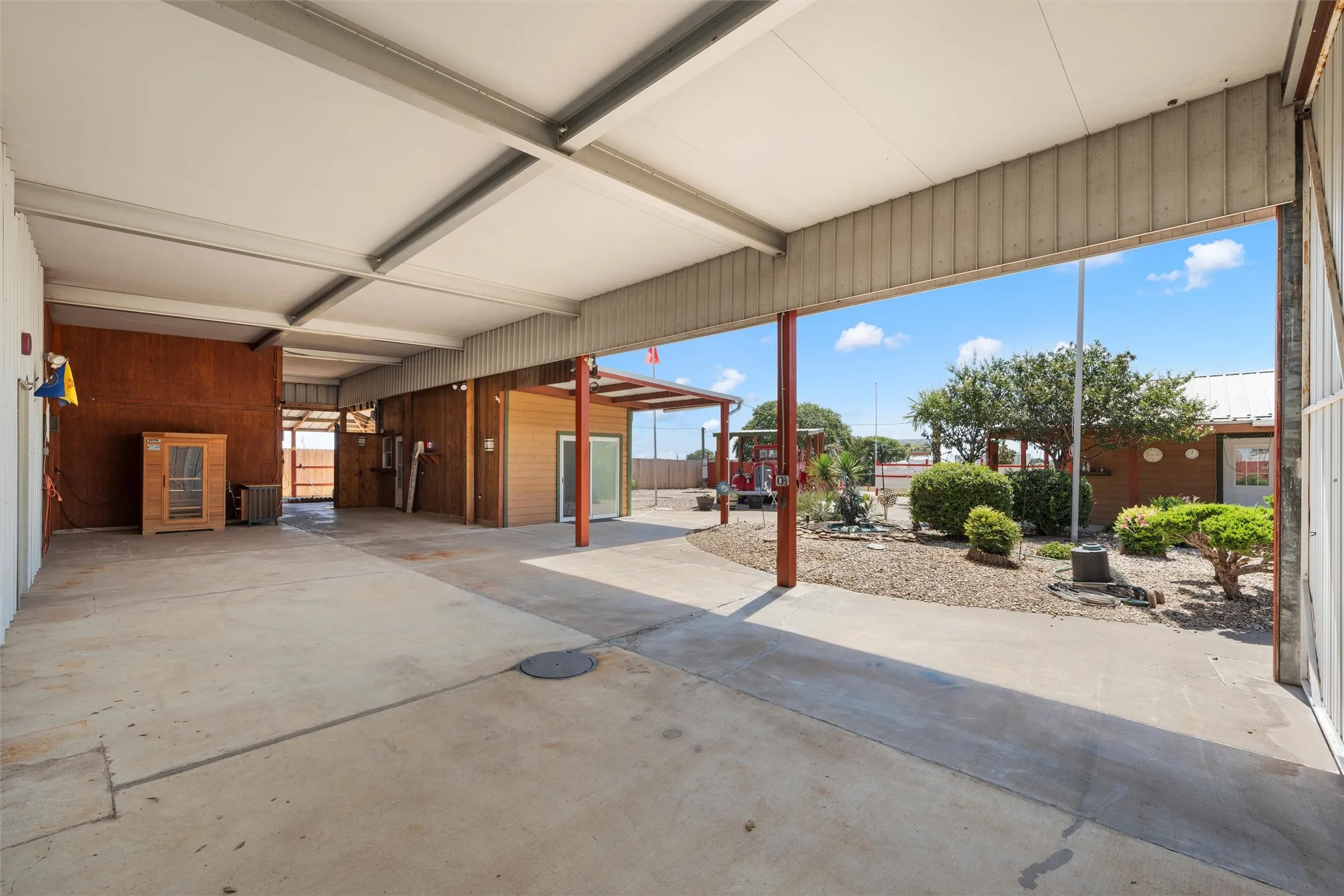Office For Sale in Mc Lennan County , 303 Westlake Drive, Woodway, Texas 76712, 0, 0, Garage spaces, 2,968 Sqft, built in 1993, Preowned, mls#21050787, Real Estate Agent in Woodway, Homes For Sale in Mc Lennan county, Homes For Sale in Woodway, Realtor in Woodway Texas, Real Estate Brokerage Independent Realty Texas, Luminita Cordes Realtor