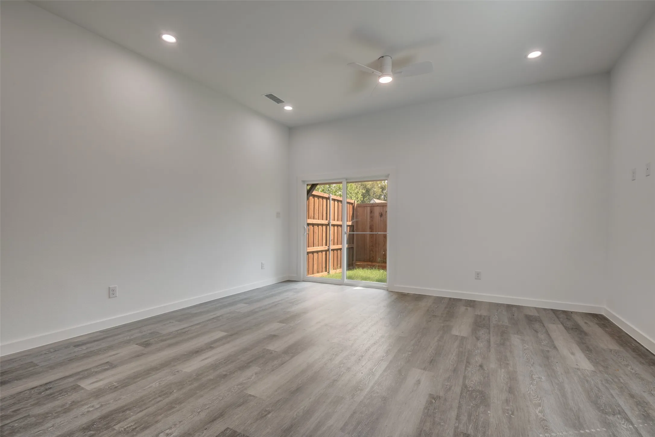 Duplex For Rent in Hunt County , 3305 Mineola Street A, Greenville, Texas 75401, 3 Bedroom, 2 Bathroom, Garage spaces, 1,017 Sqft, built in 2025, New Construction - Complete, mls#21063387, Real Estate Agent in Greenville, Homes For Rent in Hunt county, Homes For Rent in Greenville, Realtor in Greenville Texas, Real Estate Brokerage Independent Realty Texas, Luminita Cordes Realtor