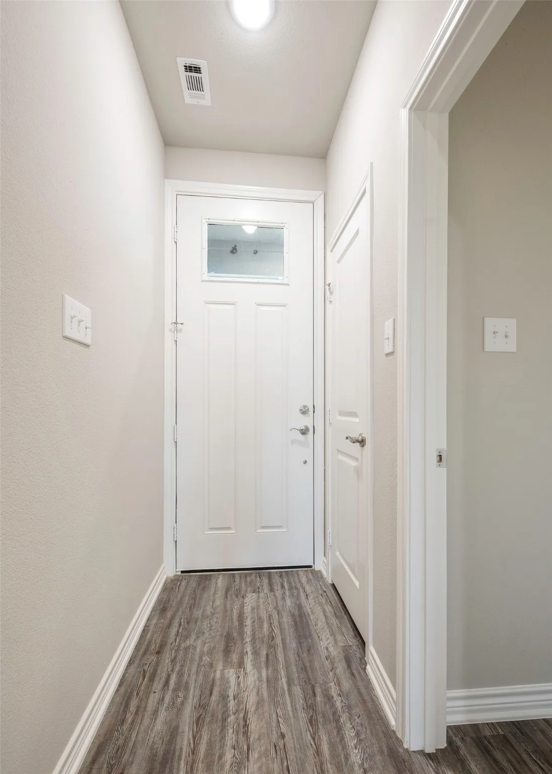 Single Family Residence For Sale in Kaufman County , 346 Preston Road, Mabank, Texas 75147, 4 Bedroom, 2 Bathroom, 2 Garage spaces, 1,869 Sqft, built in 2022, Preowned, mls#21064201, Real Estate Agent in Mabank, Homes For Sale in Kaufman county, Homes For Sale in Mabank, Realtor in Mabank Texas, Real Estate Brokerage Independent Realty Texas, Luminita Cordes Realtor