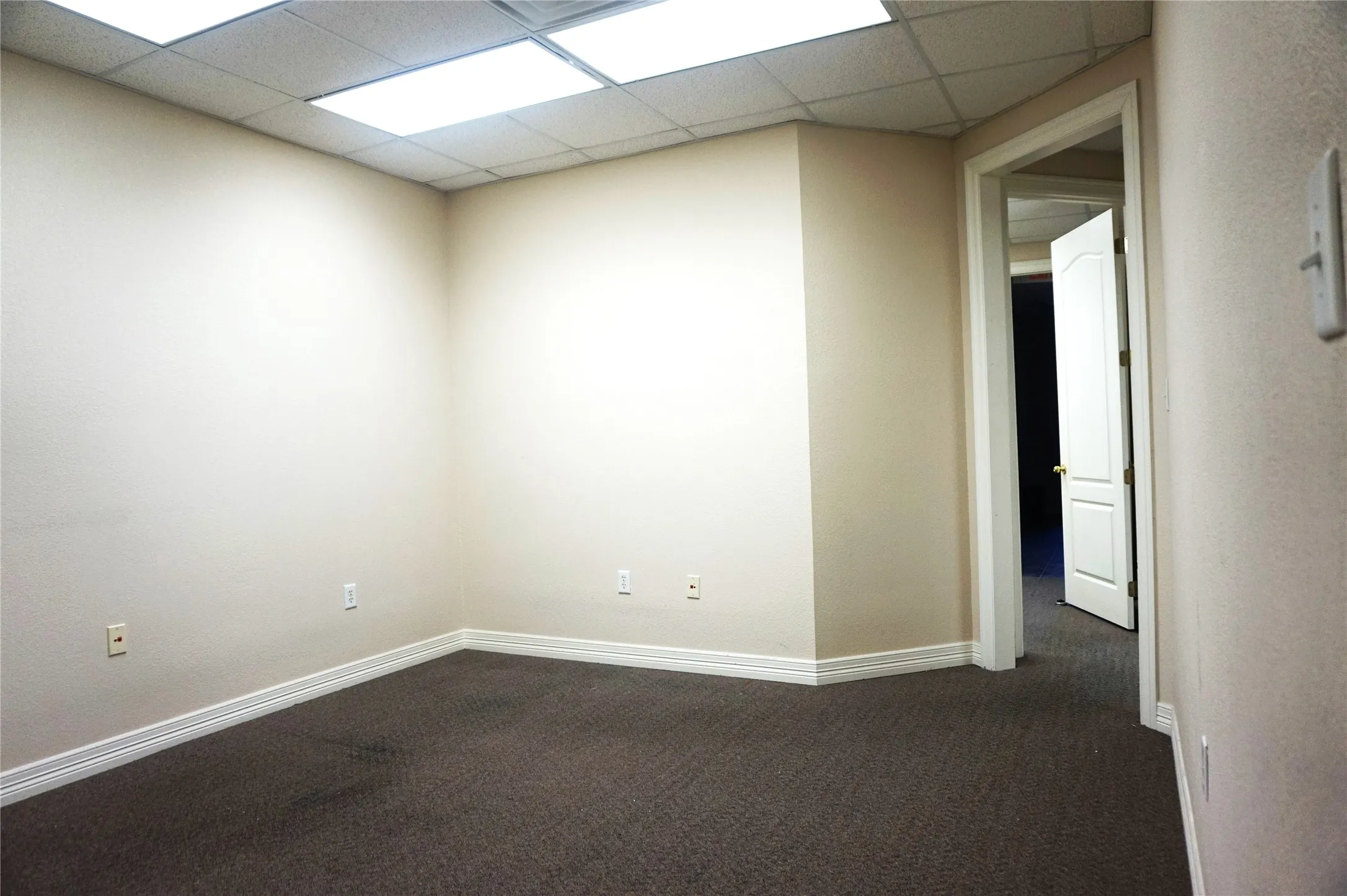 Office For Rent in Grayson County , 120 S Crockett Street, Sherman, Texas 75090, 0, 0, Garage spaces, 0 Sqft, built in 1920, Preowned, mls#21064441, Real Estate Agent in Sherman, Homes For Rent in Grayson county, Homes For Rent in Sherman, Realtor in Sherman Texas, Real Estate Brokerage Independent Realty Texas, Luminita Cordes Realtor