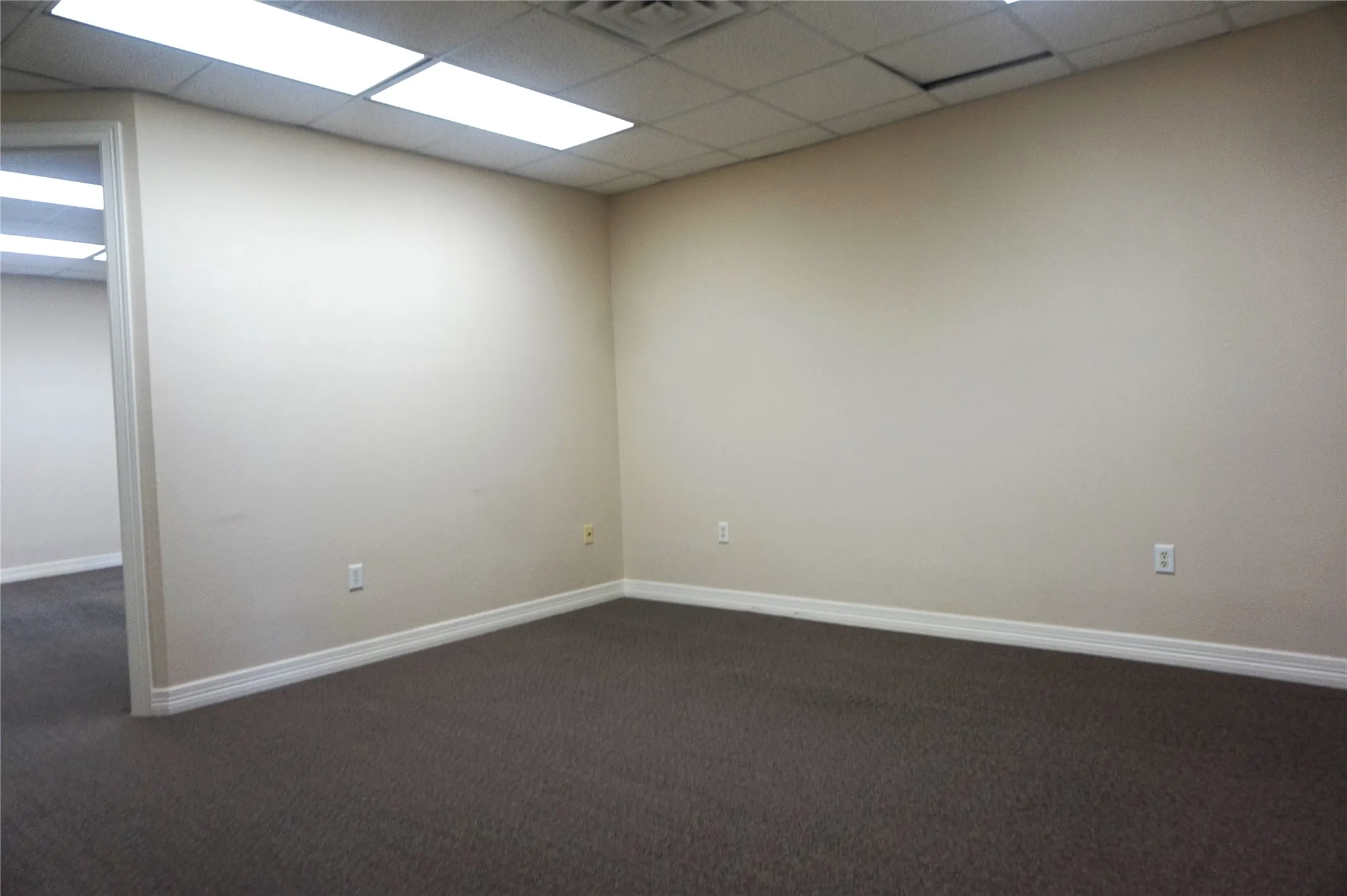 Office For Rent in Grayson County , 120 S Crockett Street, Sherman, Texas 75090, 0, 0, Garage spaces, 0 Sqft, built in 1920, Preowned, mls#21064441, Real Estate Agent in Sherman, Homes For Rent in Grayson county, Homes For Rent in Sherman, Realtor in Sherman Texas, Real Estate Brokerage Independent Realty Texas, Luminita Cordes Realtor