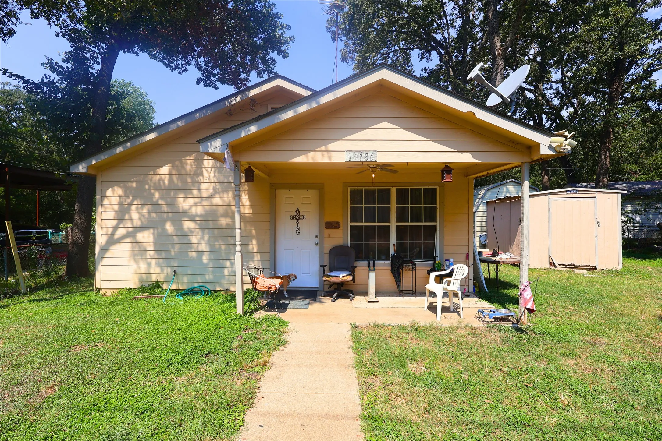 Single Family Residence For Sale in Henderson County , 14186 Austin Street, Log Cabin, Texas 75148, 3 Bedroom, 1 Bathroom, Garage spaces, 875 Sqft, built in 2004, mls#21063993, Real Estate Agent in Log Cabin, Homes For Sale in Henderson county, Homes For Sale in Log Cabin, Realtor in Log Cabin Texas, Real Estate Brokerage Independent Realty Texas, Luminita Cordes Realtor