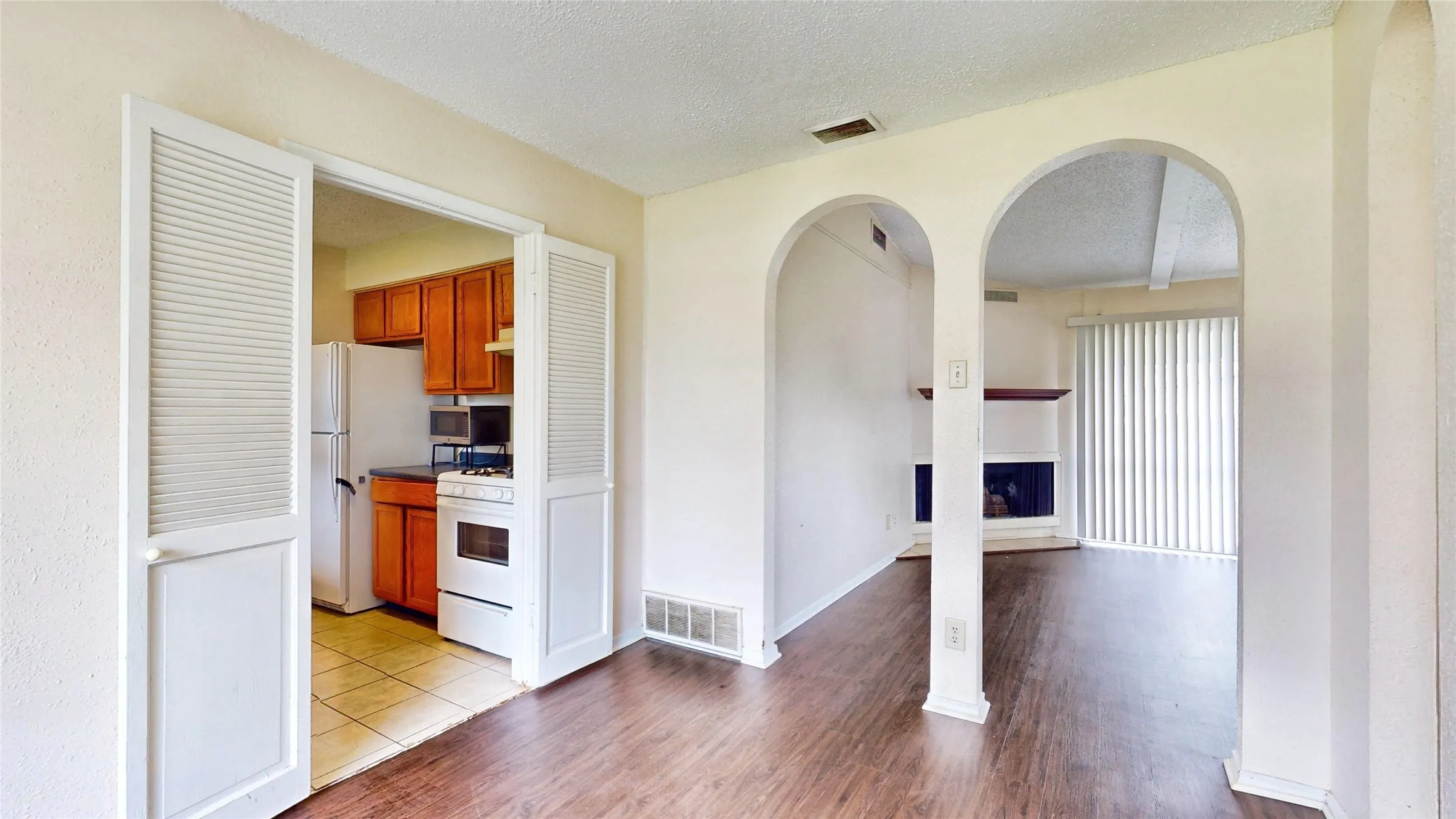 Single Family Residence For Sale in Dallas County , 1147 Shadyglen Circle, Richardson, Texas 75081, 3 Bedroom, 2 Bathroom, 2 Garage spaces, 1,270 Sqft, built in 1967, Preowned, mls#21064687, Real Estate Agent in Richardson, Homes For Sale in Dallas county, Homes For Sale in Richardson, Realtor in Richardson Texas, Real Estate Brokerage Independent Realty Texas, Luminita Cordes Realtor