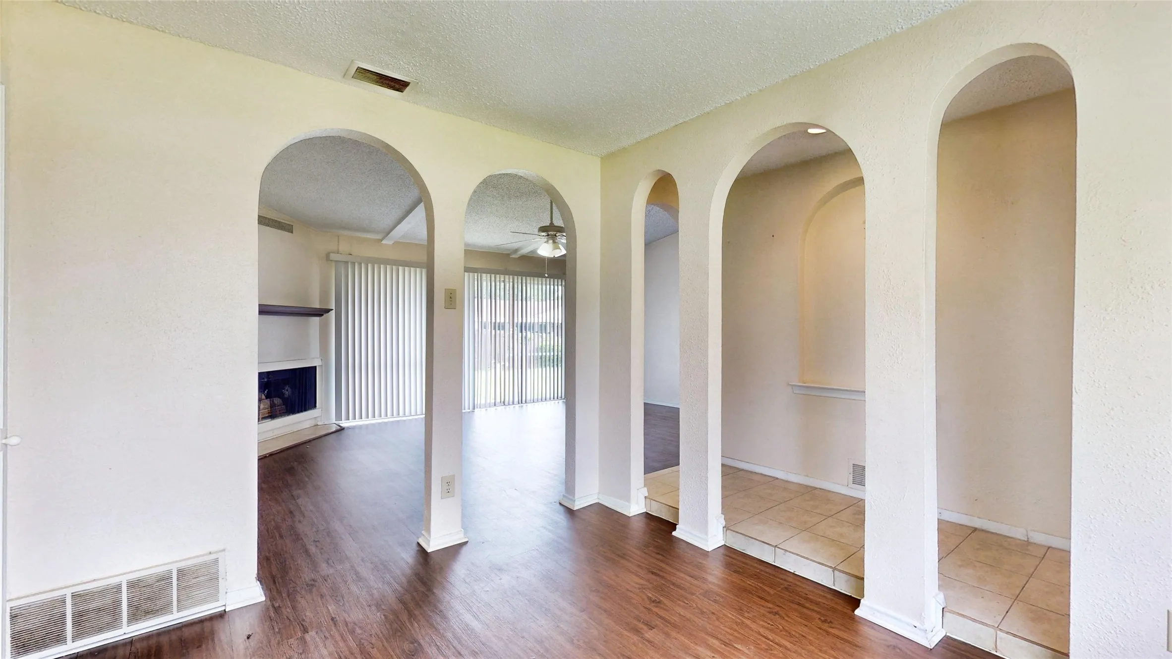 Single Family Residence For Sale in Dallas County , 1147 Shadyglen Circle, Richardson, Texas 75081, 3 Bedroom, 2 Bathroom, 2 Garage spaces, 1,270 Sqft, built in 1967, Preowned, mls#21064687, Real Estate Agent in Richardson, Homes For Sale in Dallas county, Homes For Sale in Richardson, Realtor in Richardson Texas, Real Estate Brokerage Independent Realty Texas, Luminita Cordes Realtor