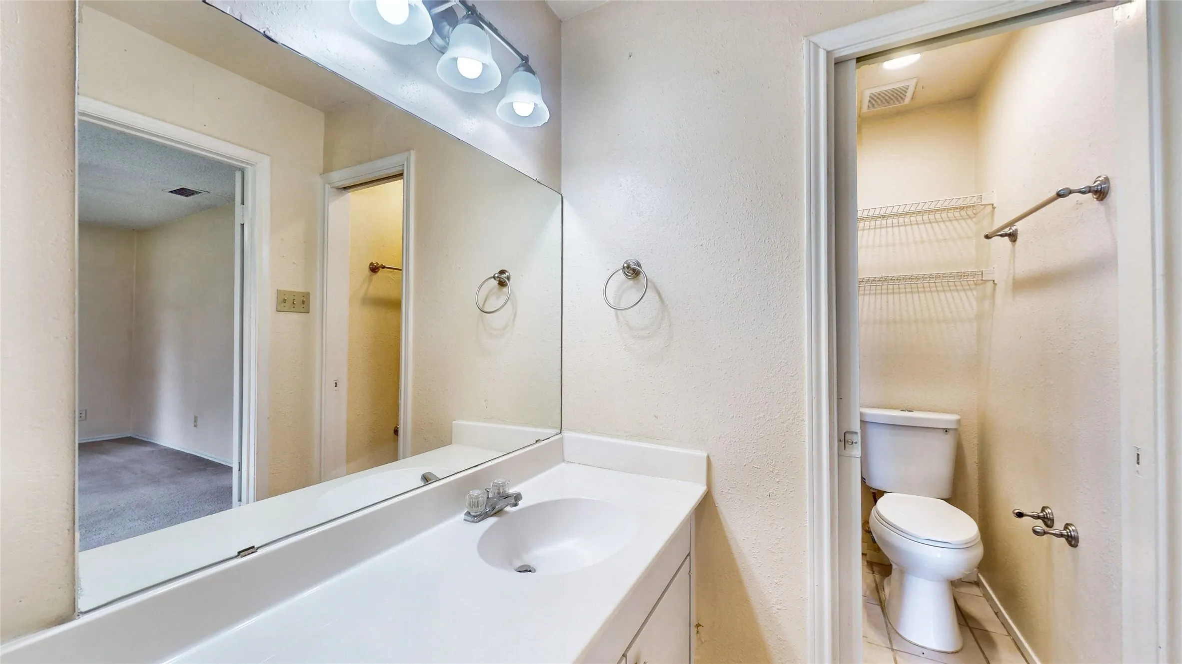 Single Family Residence For Sale in Dallas County , 1147 Shadyglen Circle, Richardson, Texas 75081, 3 Bedroom, 2 Bathroom, 2 Garage spaces, 1,270 Sqft, built in 1967, Preowned, mls#21064687, Real Estate Agent in Richardson, Homes For Sale in Dallas county, Homes For Sale in Richardson, Realtor in Richardson Texas, Real Estate Brokerage Independent Realty Texas, Luminita Cordes Realtor