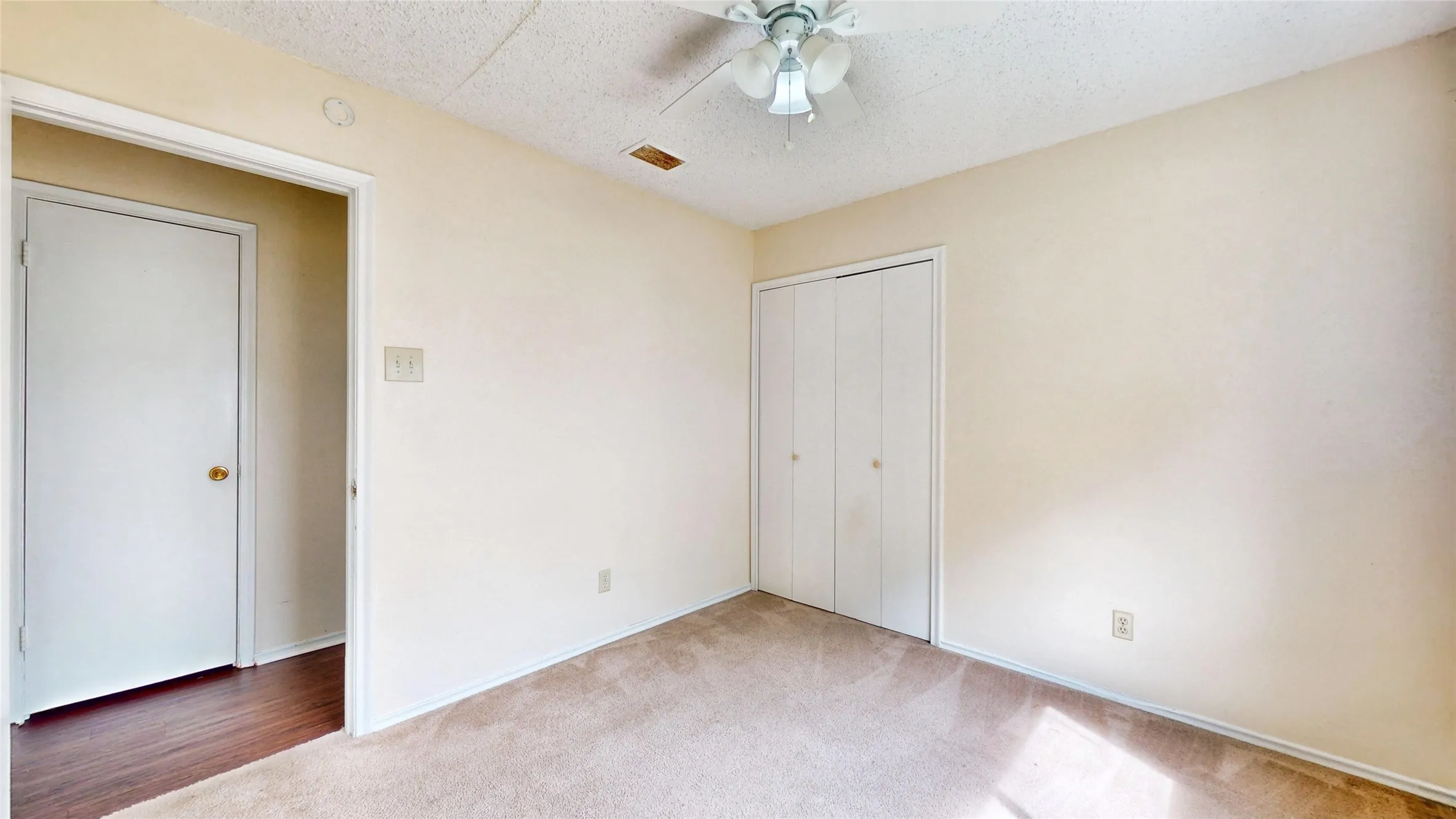 Single Family Residence For Sale in Dallas County , 1147 Shadyglen Circle, Richardson, Texas 75081, 3 Bedroom, 2 Bathroom, 2 Garage spaces, 1,270 Sqft, built in 1967, Preowned, mls#21064687, Real Estate Agent in Richardson, Homes For Sale in Dallas county, Homes For Sale in Richardson, Realtor in Richardson Texas, Real Estate Brokerage Independent Realty Texas, Luminita Cordes Realtor