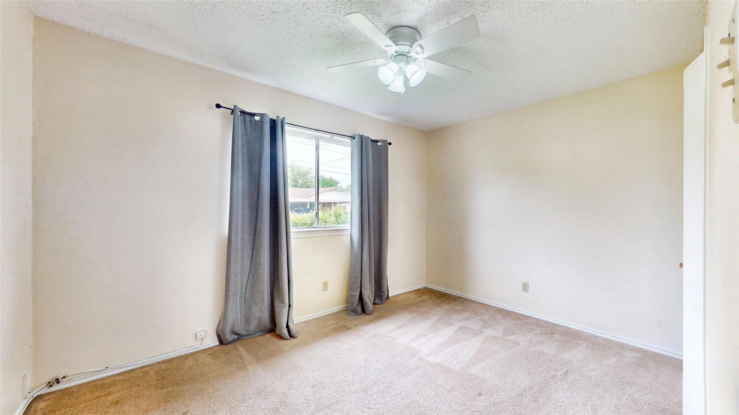 Single Family Residence For Sale in Dallas County , 1147 Shadyglen Circle, Richardson, Texas 75081, 3 Bedroom, 2 Bathroom, 2 Garage spaces, 1,270 Sqft, built in 1967, Preowned, mls#21064687, Real Estate Agent in Richardson, Homes For Sale in Dallas county, Homes For Sale in Richardson, Realtor in Richardson Texas, Real Estate Brokerage Independent Realty Texas, Luminita Cordes Realtor