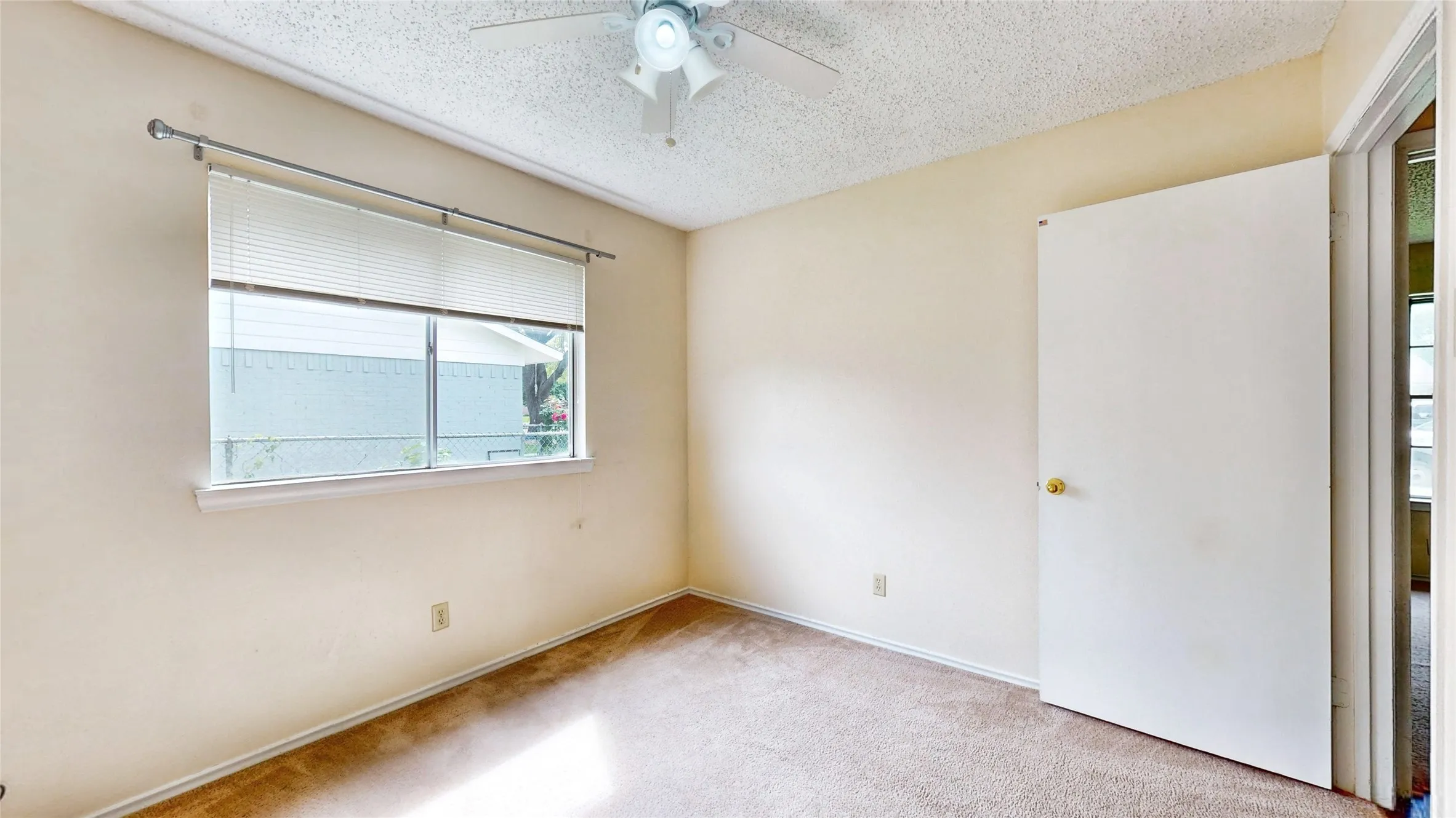 Single Family Residence For Sale in Dallas County , 1147 Shadyglen Circle, Richardson, Texas 75081, 3 Bedroom, 2 Bathroom, 2 Garage spaces, 1,270 Sqft, built in 1967, Preowned, mls#21064687, Real Estate Agent in Richardson, Homes For Sale in Dallas county, Homes For Sale in Richardson, Realtor in Richardson Texas, Real Estate Brokerage Independent Realty Texas, Luminita Cordes Realtor