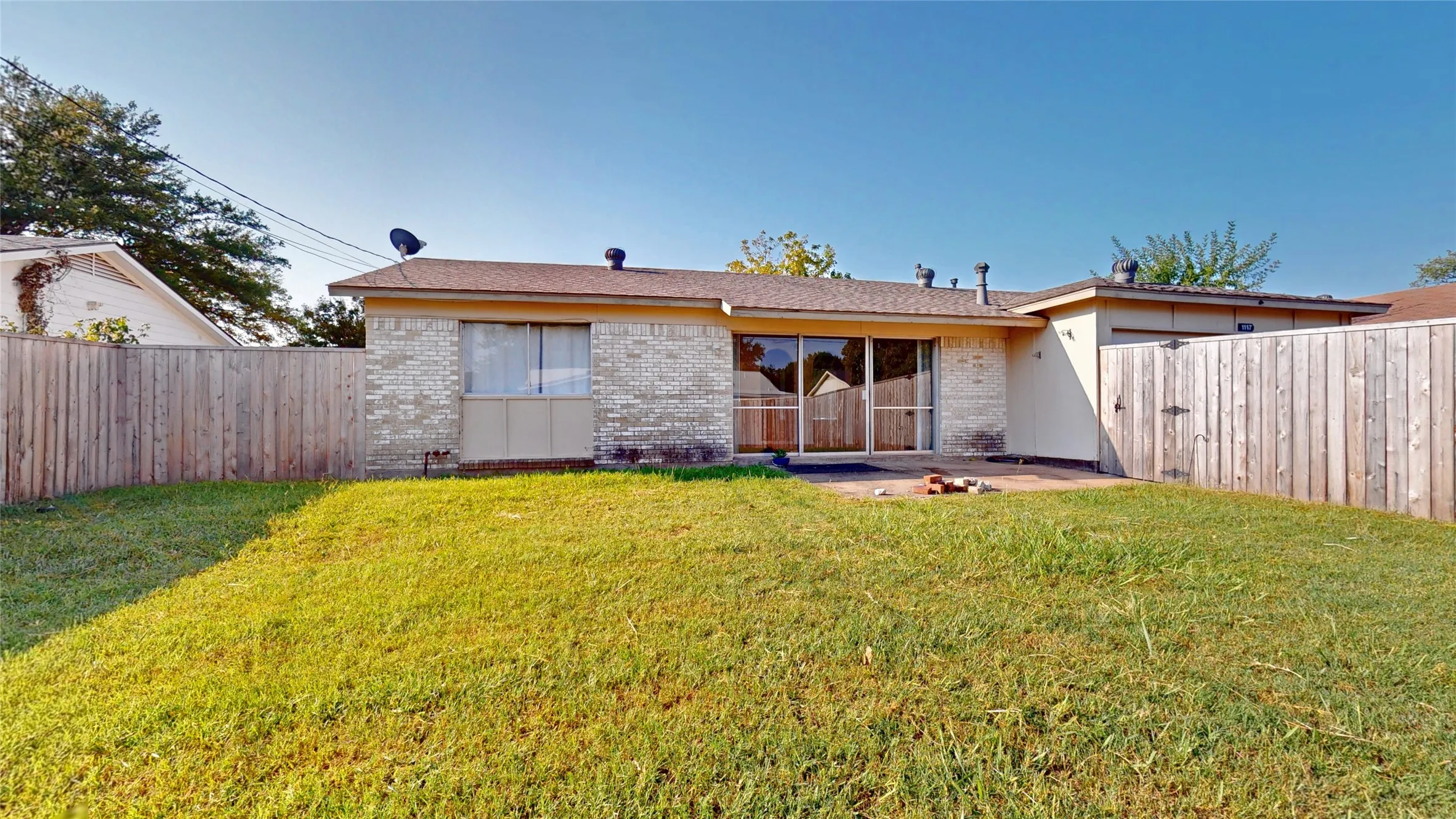 Single Family Residence For Sale in Dallas County , 1147 Shadyglen Circle, Richardson, Texas 75081, 3 Bedroom, 2 Bathroom, 2 Garage spaces, 1,270 Sqft, built in 1967, Preowned, mls#21064687, Real Estate Agent in Richardson, Homes For Sale in Dallas county, Homes For Sale in Richardson, Realtor in Richardson Texas, Real Estate Brokerage Independent Realty Texas, Luminita Cordes Realtor