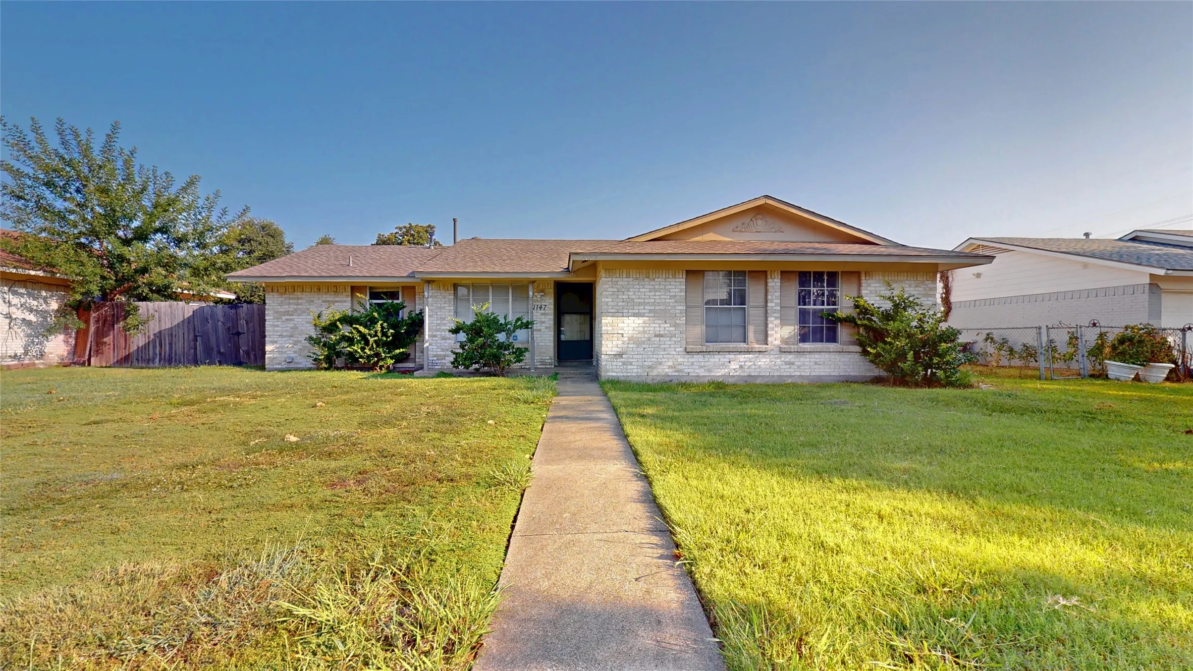 Single Family Residence For Sale in Dallas County , 1147 Shadyglen Circle, Richardson, Texas 75081, 3 Bedroom, 2 Bathroom, 2 Garage spaces, 1,270 Sqft, built in 1967, Preowned, mls#21064687, Real Estate Agent in Richardson, Homes For Sale in Dallas county, Homes For Sale in Richardson, Realtor in Richardson Texas, Real Estate Brokerage Independent Realty Texas, Luminita Cordes Realtor