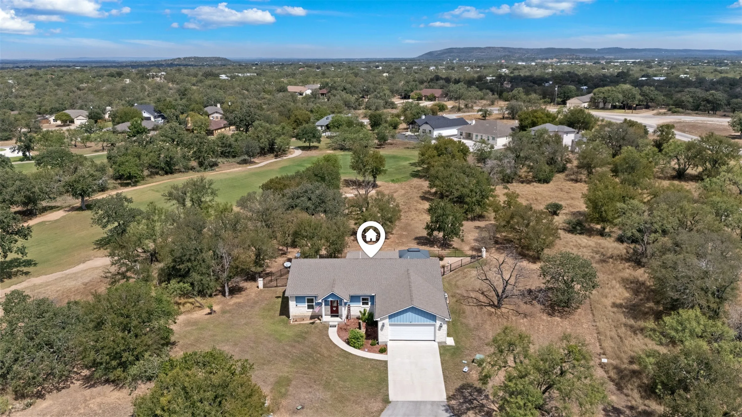 Single Family Residence For Sale in Llano County , 141 Eagle Point Cove, Kingsland, Texas 78639, 3 Bedroom, 2 Bathroom, 2 Garage spaces, 1,904 Sqft, built in 2015, mls#21063876, Real Estate Agent in Kingsland, Homes For Sale in Llano county, Homes For Sale in Kingsland, Realtor in Kingsland Texas, Real Estate Brokerage Independent Realty Texas, Luminita Cordes Realtor