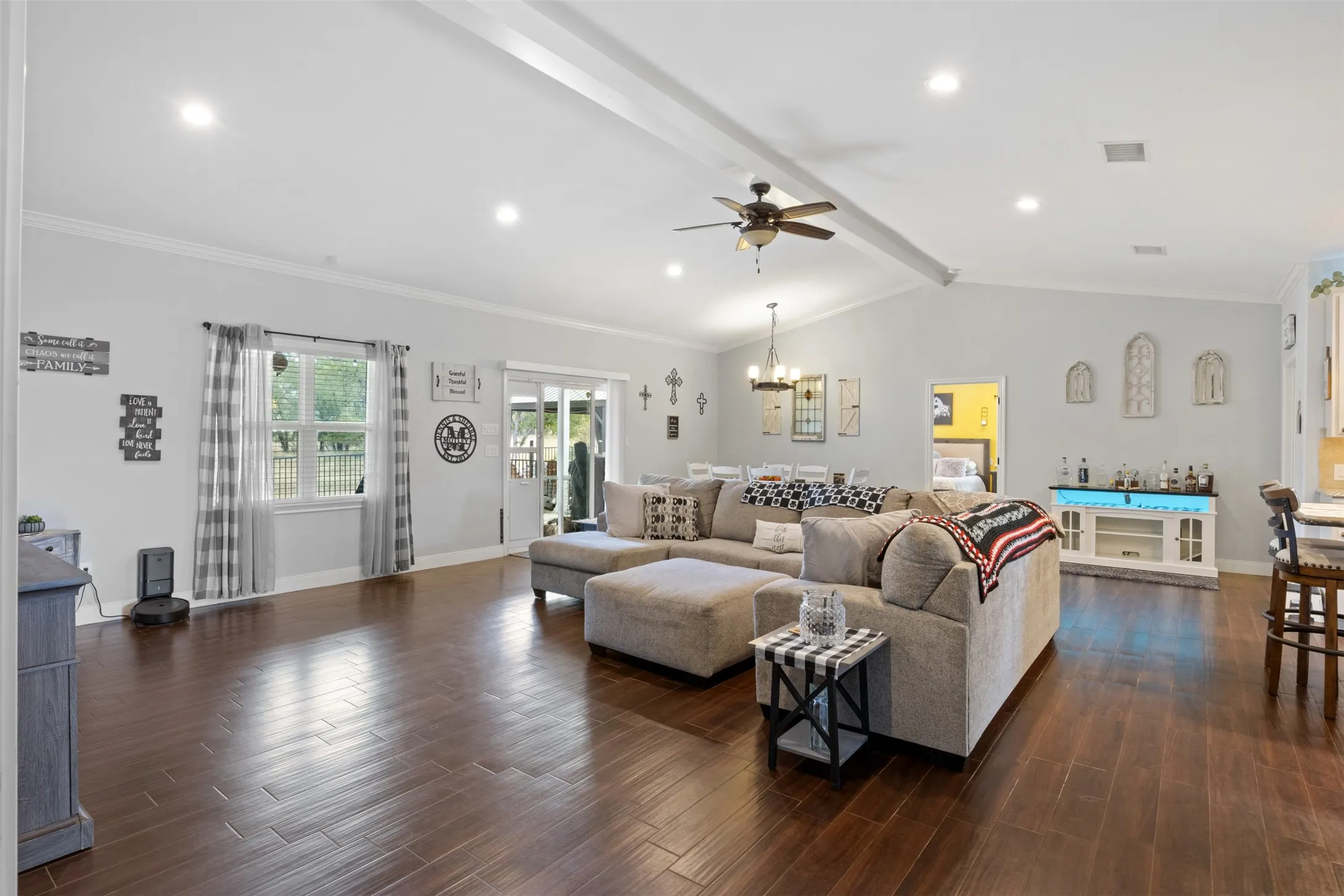 Single Family Residence For Sale in Llano County , 141 Eagle Point Cove, Kingsland, Texas 78639, 3 Bedroom, 2 Bathroom, 2 Garage spaces, 1,904 Sqft, built in 2015, mls#21063876, Real Estate Agent in Kingsland, Homes For Sale in Llano county, Homes For Sale in Kingsland, Realtor in Kingsland Texas, Real Estate Brokerage Independent Realty Texas, Luminita Cordes Realtor